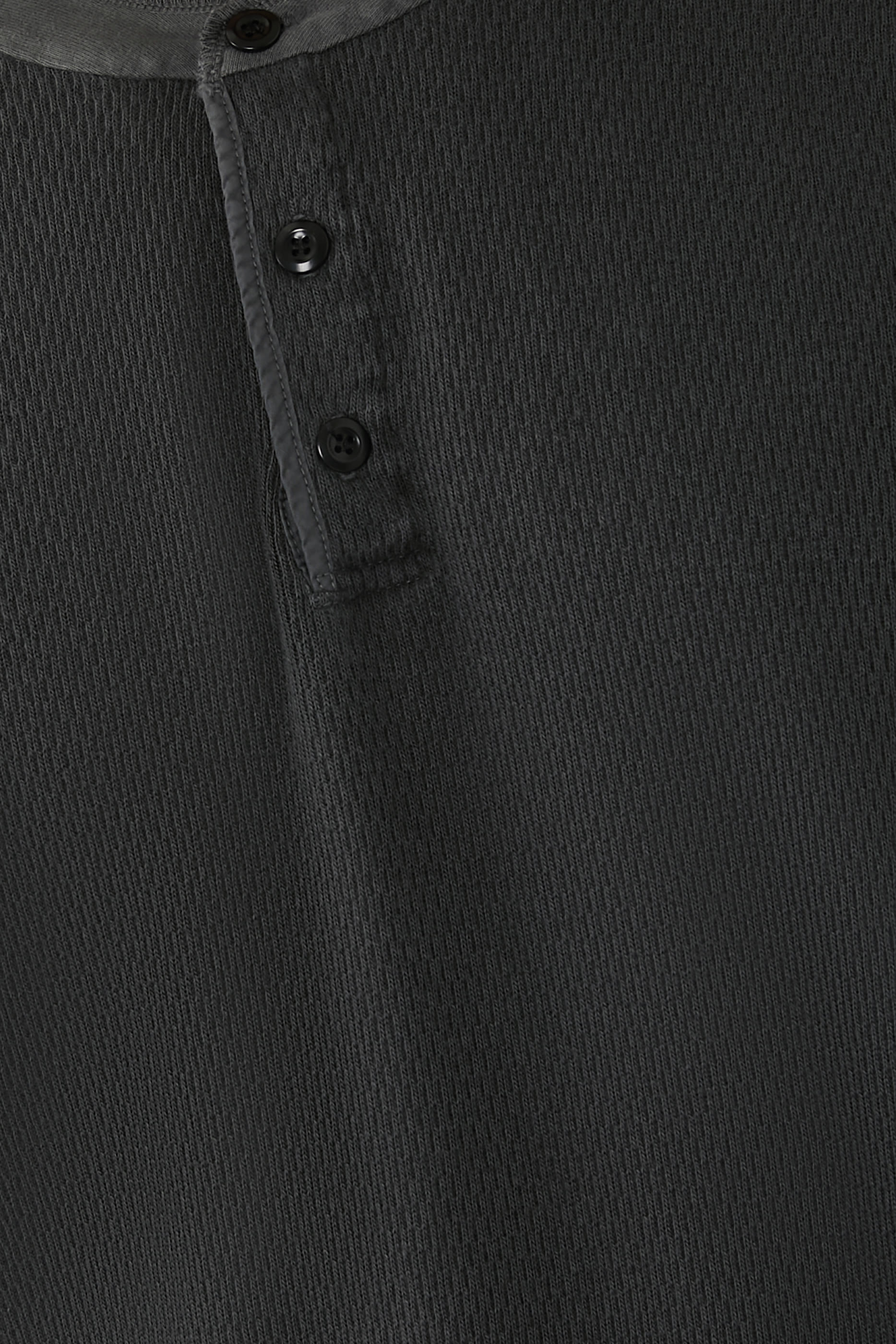 تيشيرت هنلي بثلاثة أزرار وافل