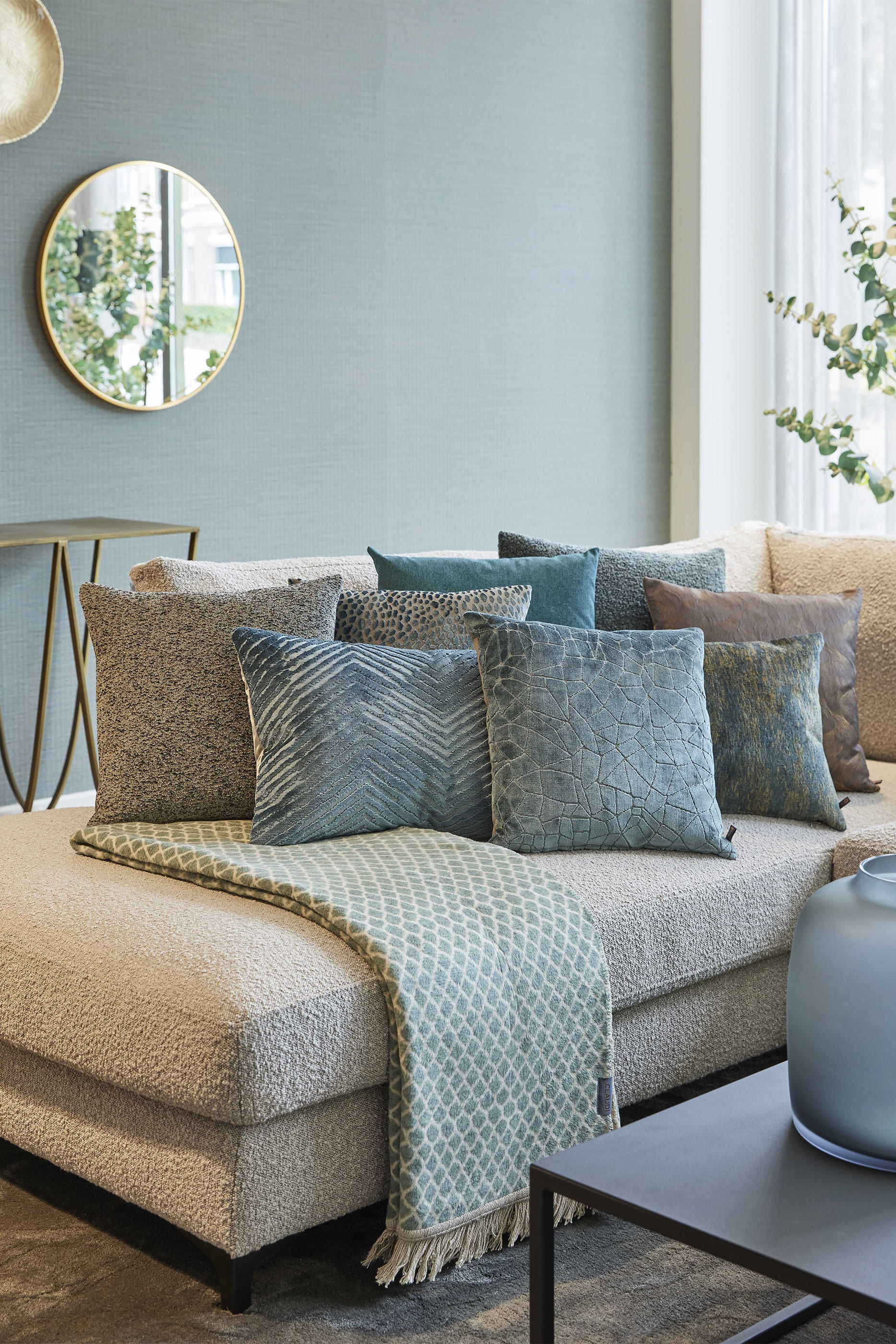 وسادة ديكور دافني بشرابات