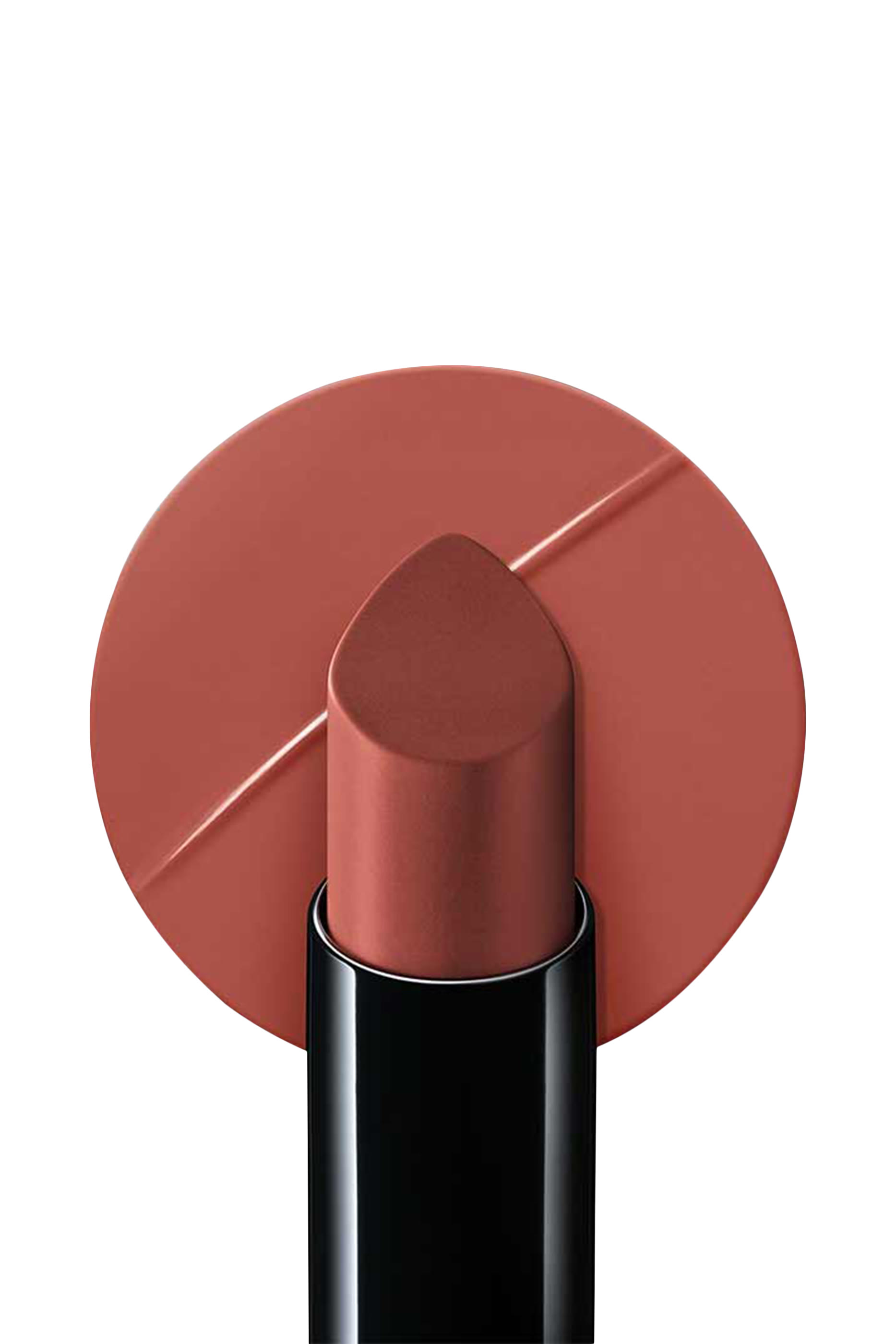 أحمر شفاه ليب باور بلون زاهٍ يدوم طويلاً