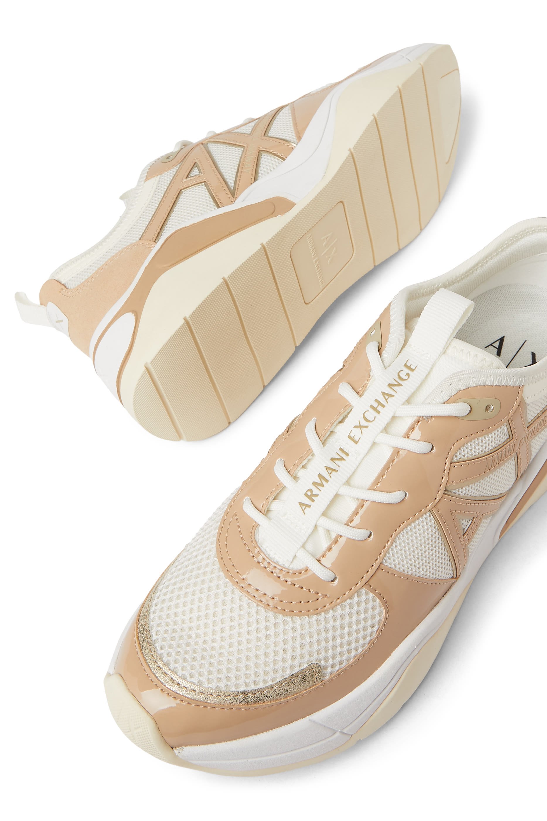 سنيكرز بشعار الماركة