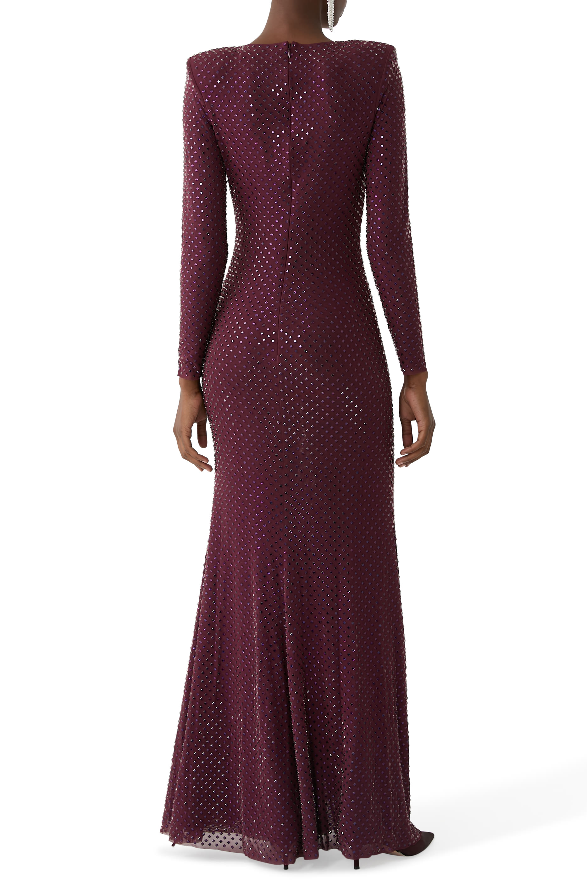 فستان طويل بفتحة وأحجار الراين