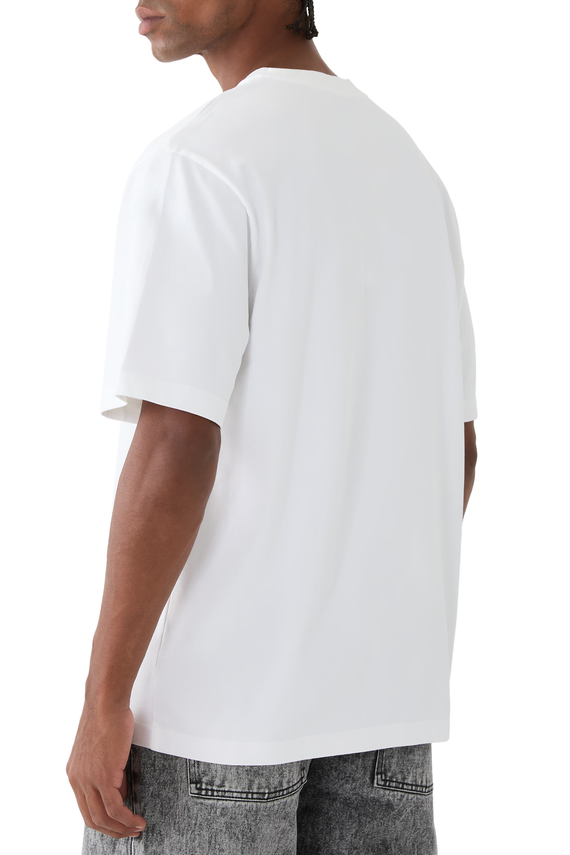 تيشيرت بقصة فضفاضة