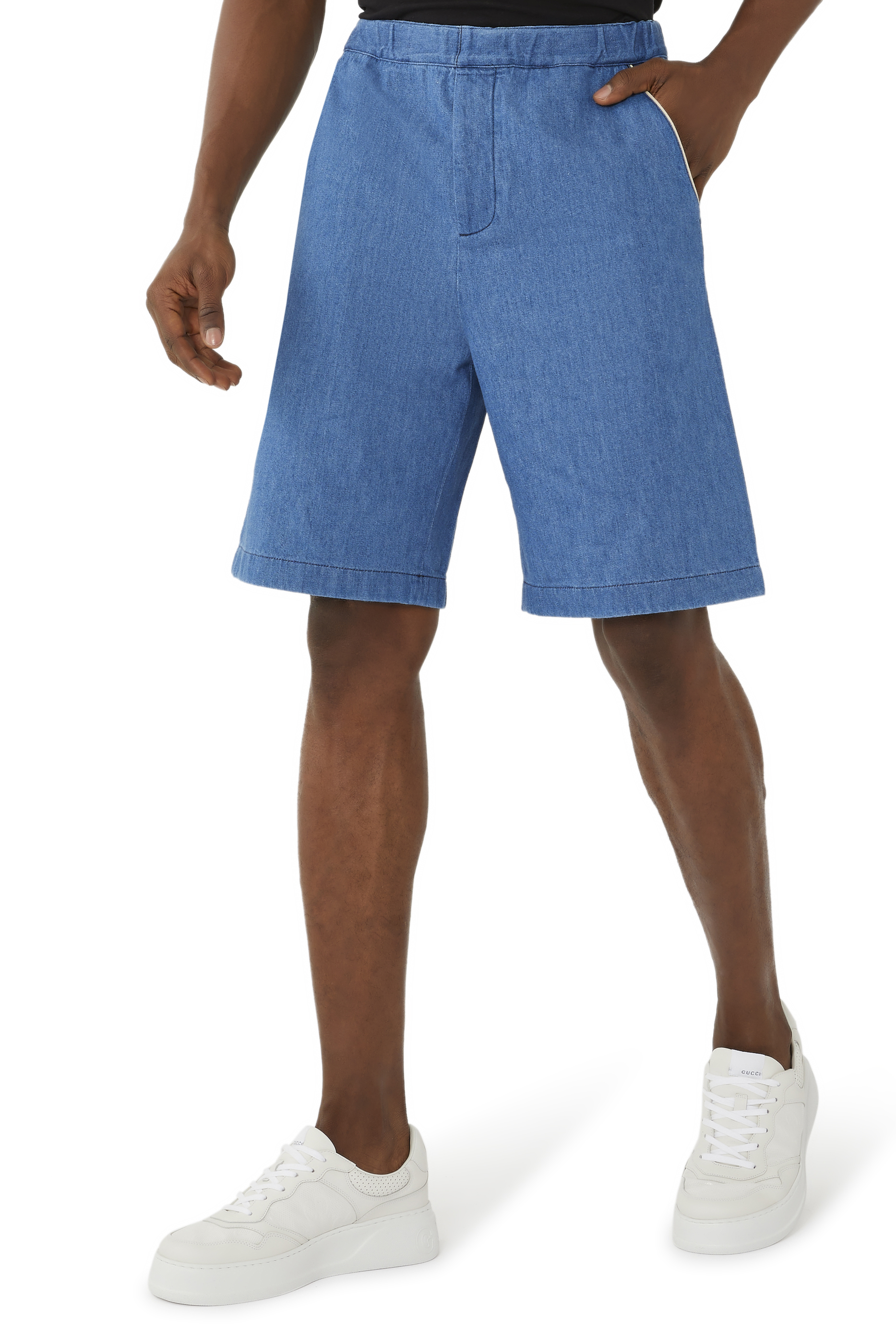 شورت دنيم برقعة بحرف شعار الماركة