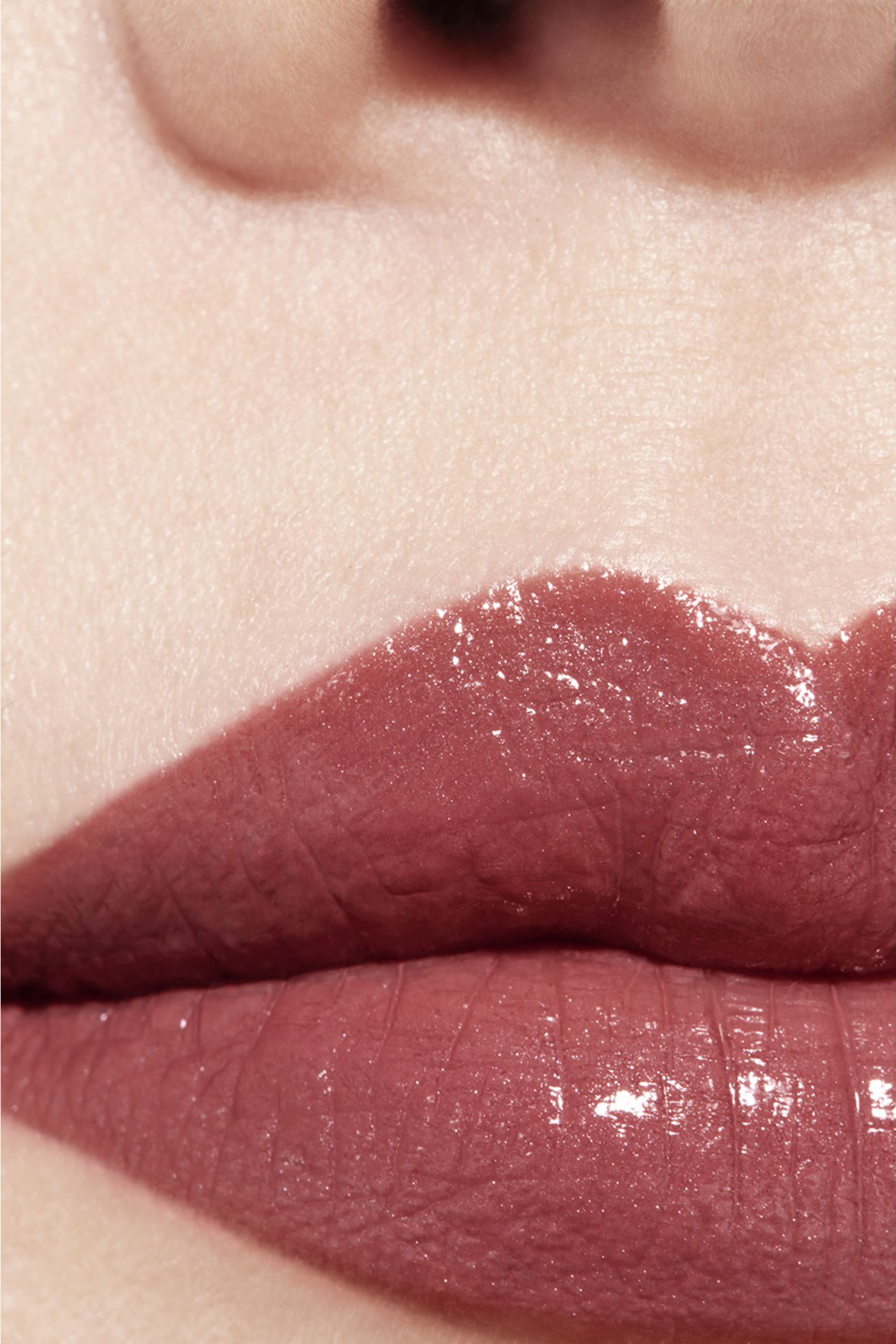 أحمر شفاه لامع Rouge Coco يدوم طويلا