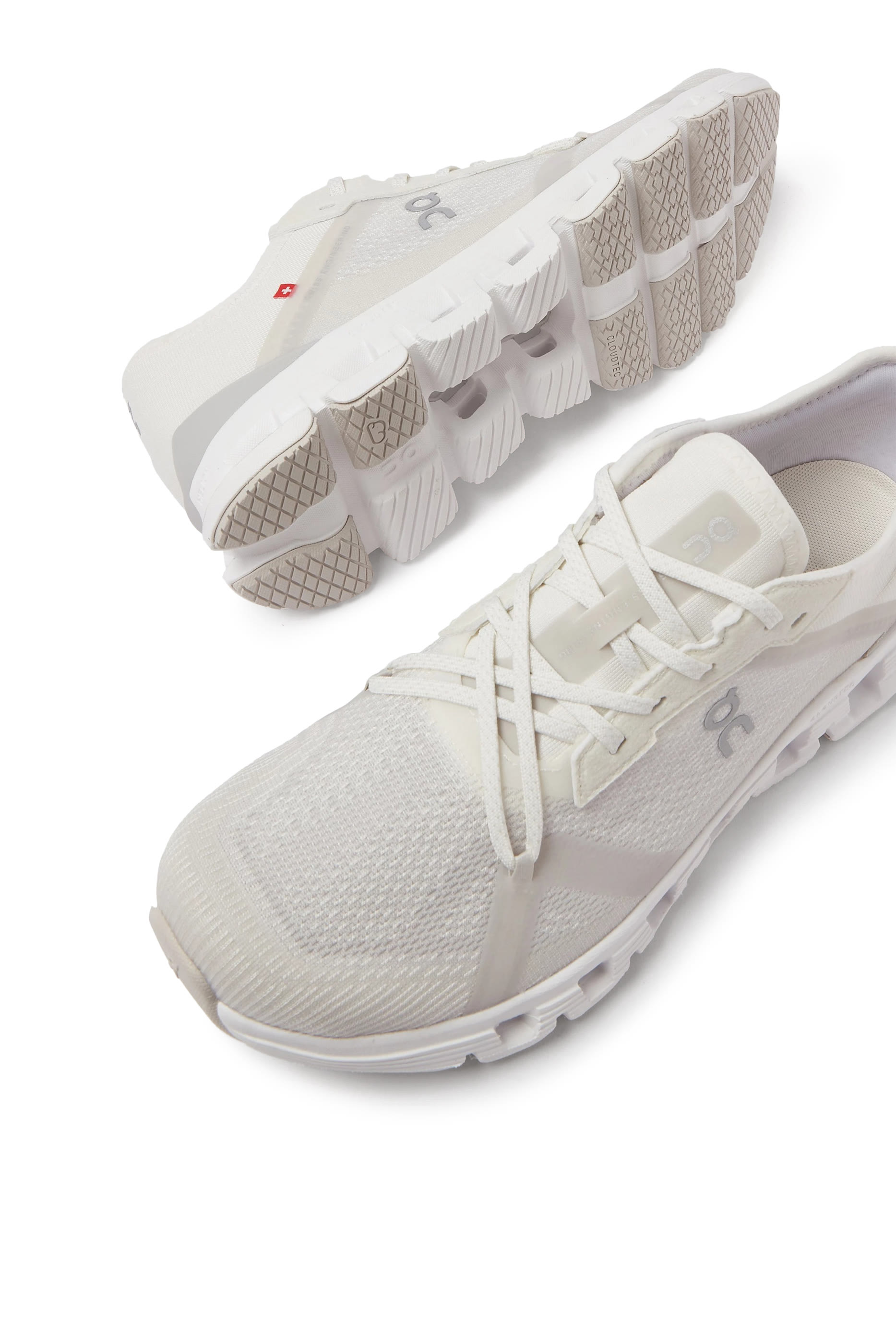 سنيكرز كلاود اكس 4 ايه دي