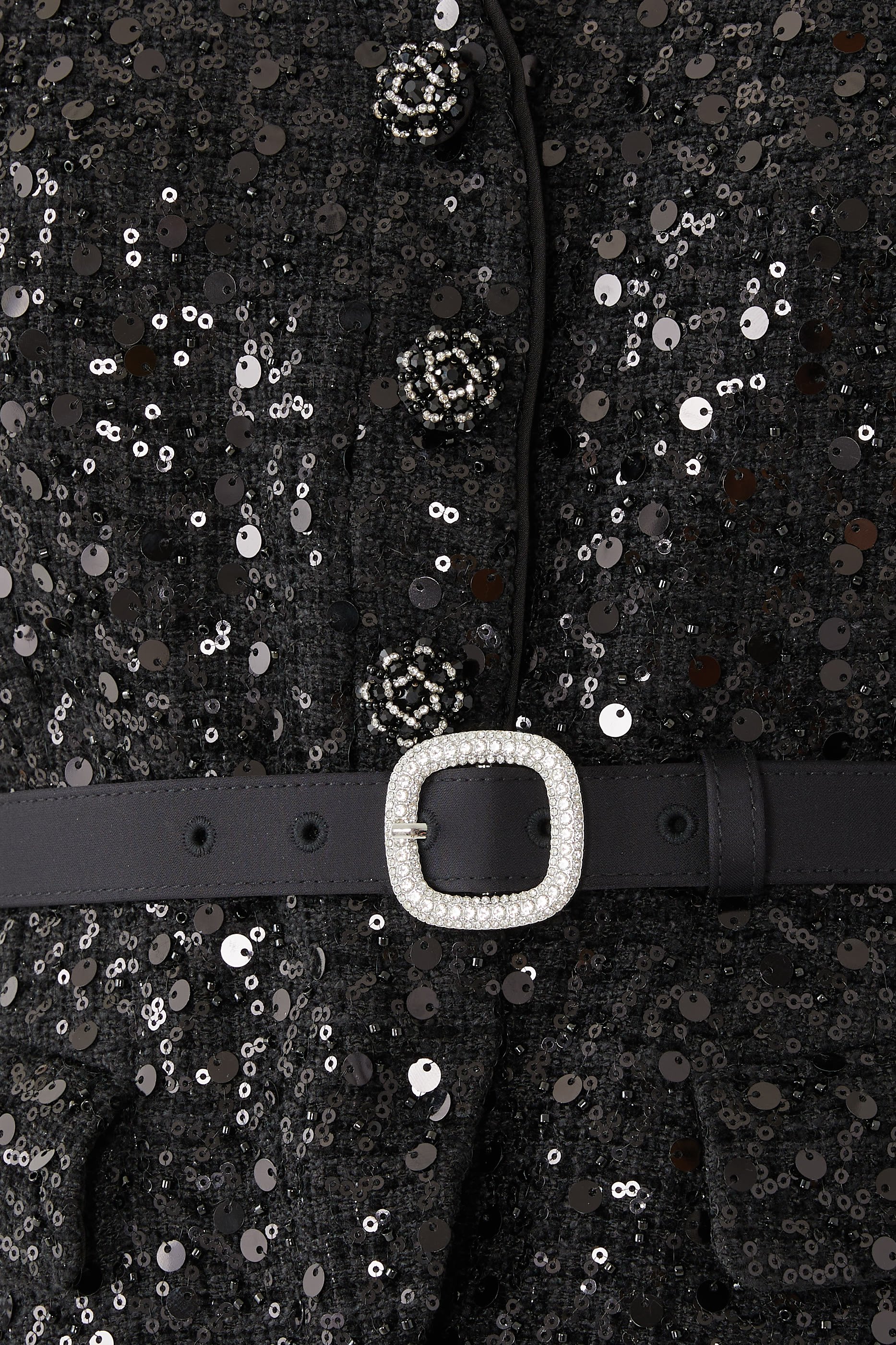 فستان بوكليه طويل مزين بترتر