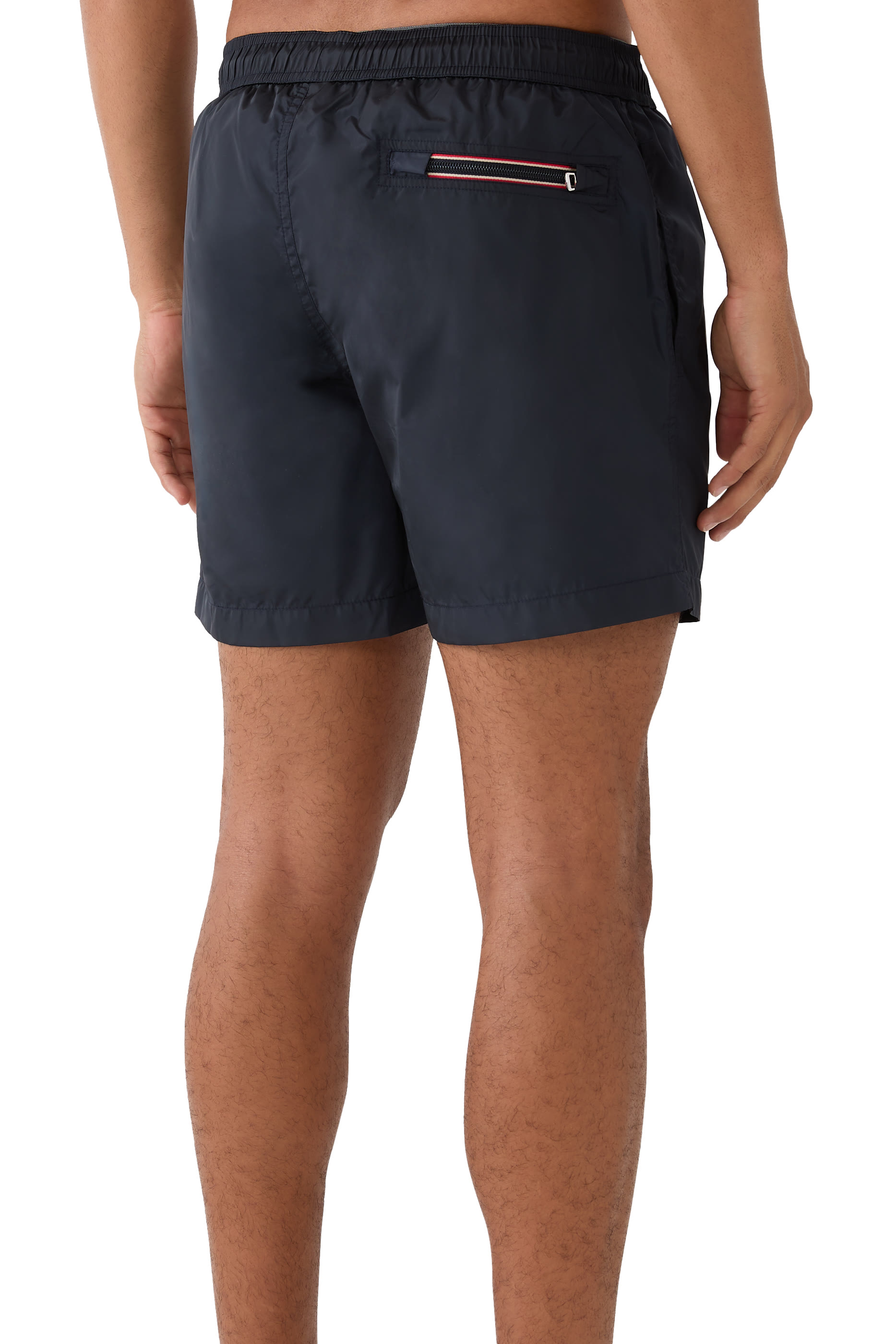 شورت سباحة بشعار الماركة