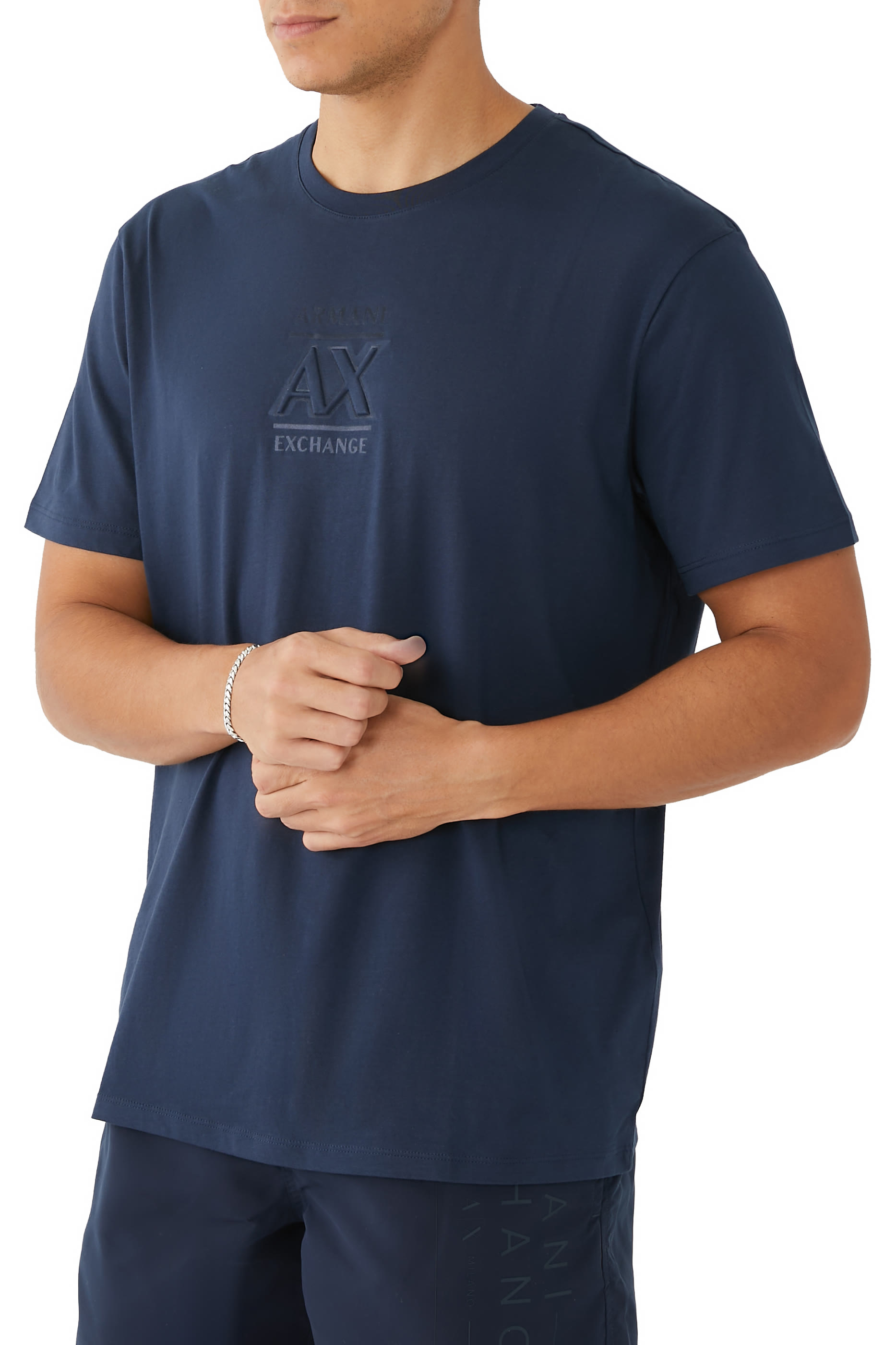 تيشيرت ميتا ناتشر بياقة ضيقة