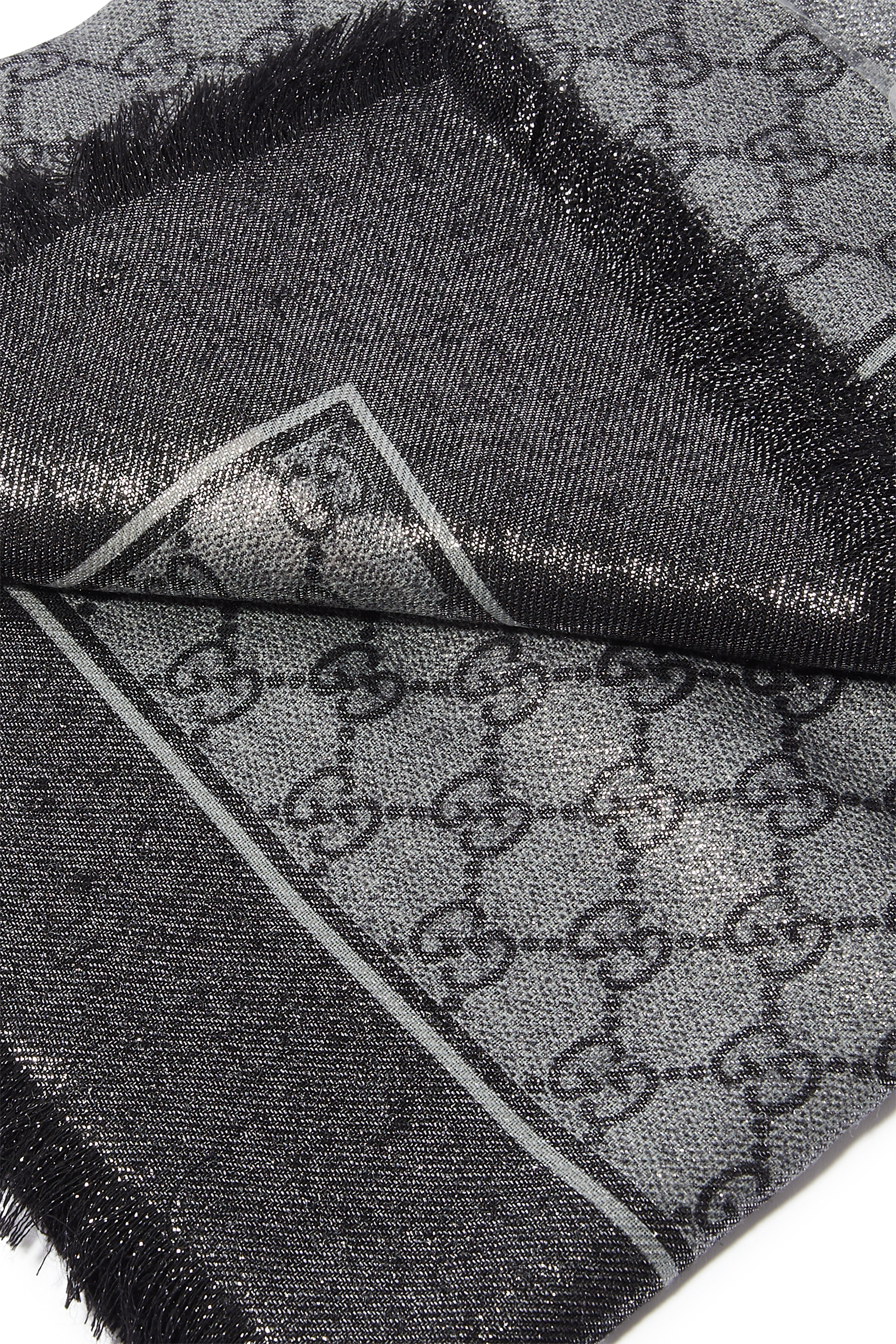 شال صوف بنقشة حرفي الماركة جاكار