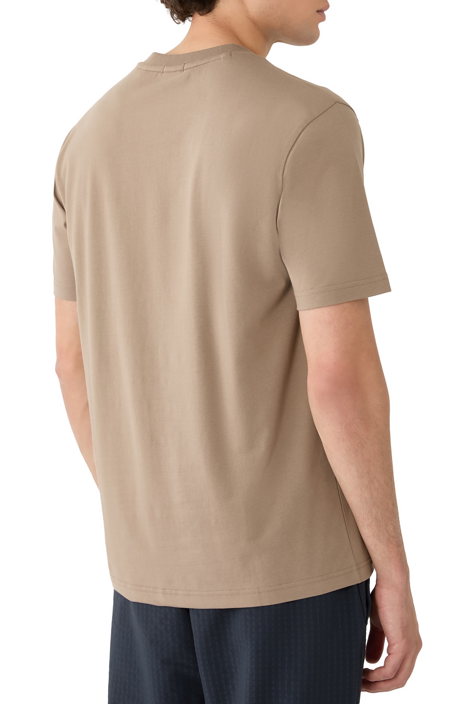 تيشيرت بشعار الماركة