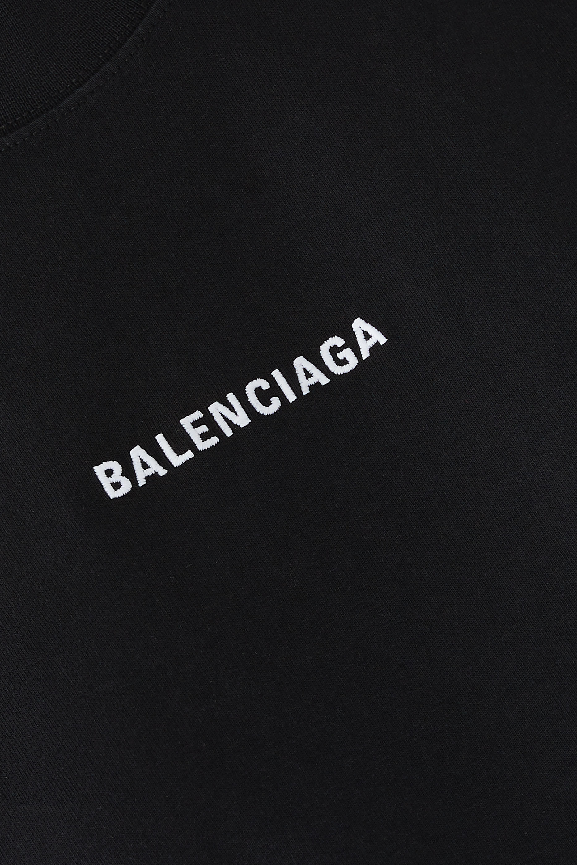 تيشيرت بقصة فضفاضة قليلا