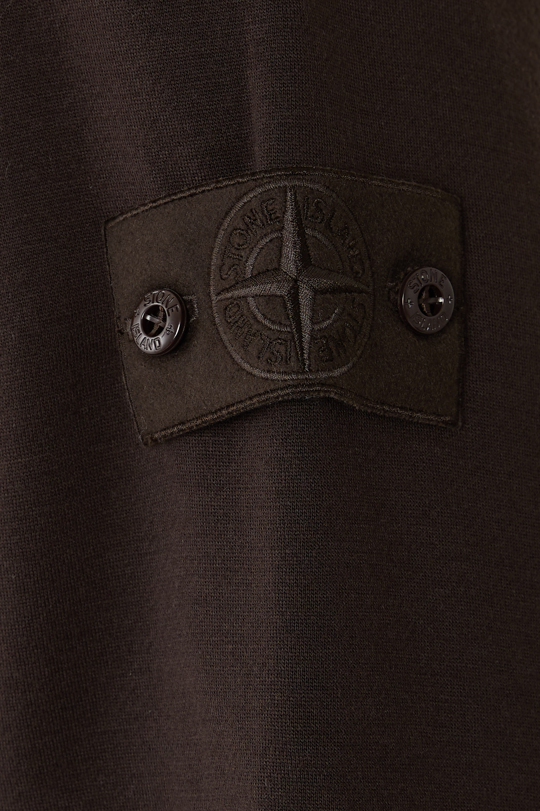 سويت شيرت بياقة ضيقة