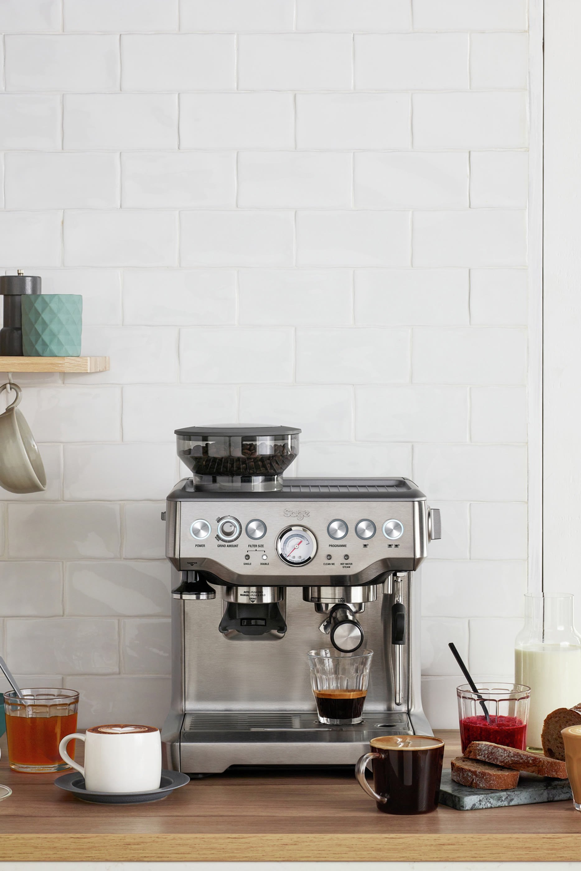 صانعة قهوة باريستا إكسبريس