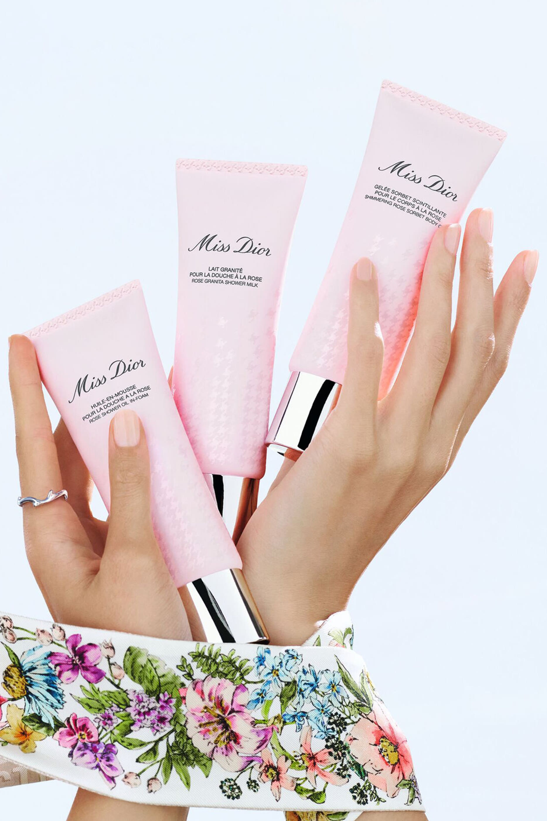 مقشر حليبي ميس ديور روز غرانيتا للإستحمام