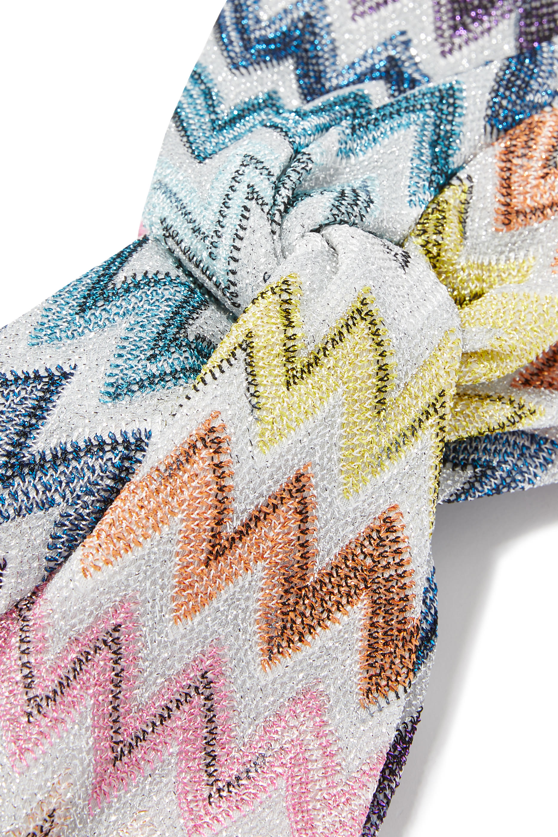 طوق رأس بنقشة خطوط متعرجة