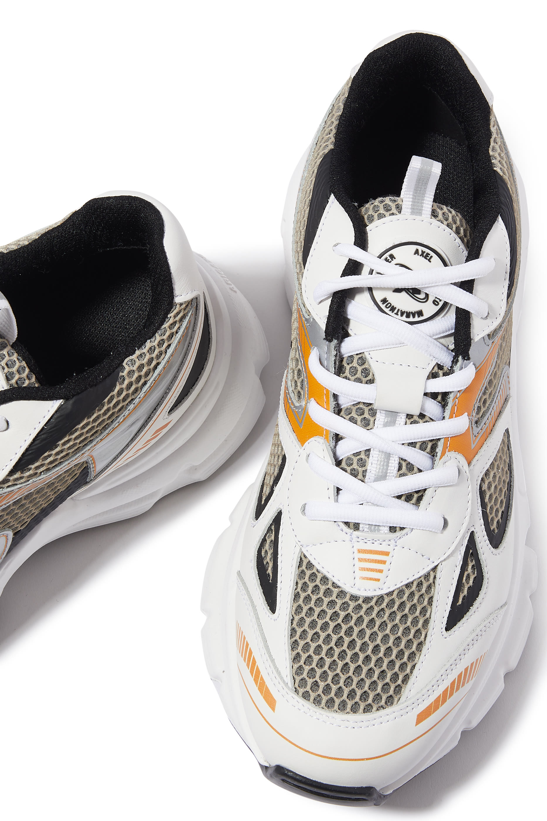 سنيكرز للجري جلد