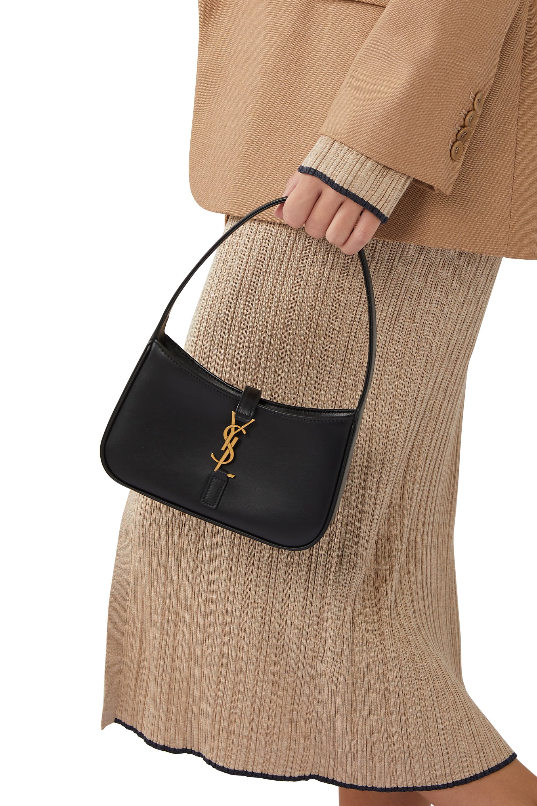 حقيبة هوبو لو 5 آي 7 صغيرة