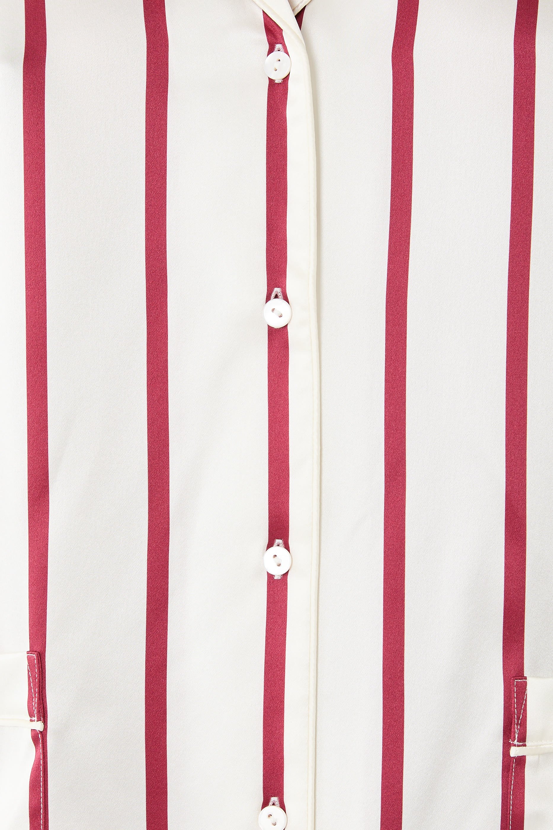 طقم بيجامة كلاسيكي مخطط حرير