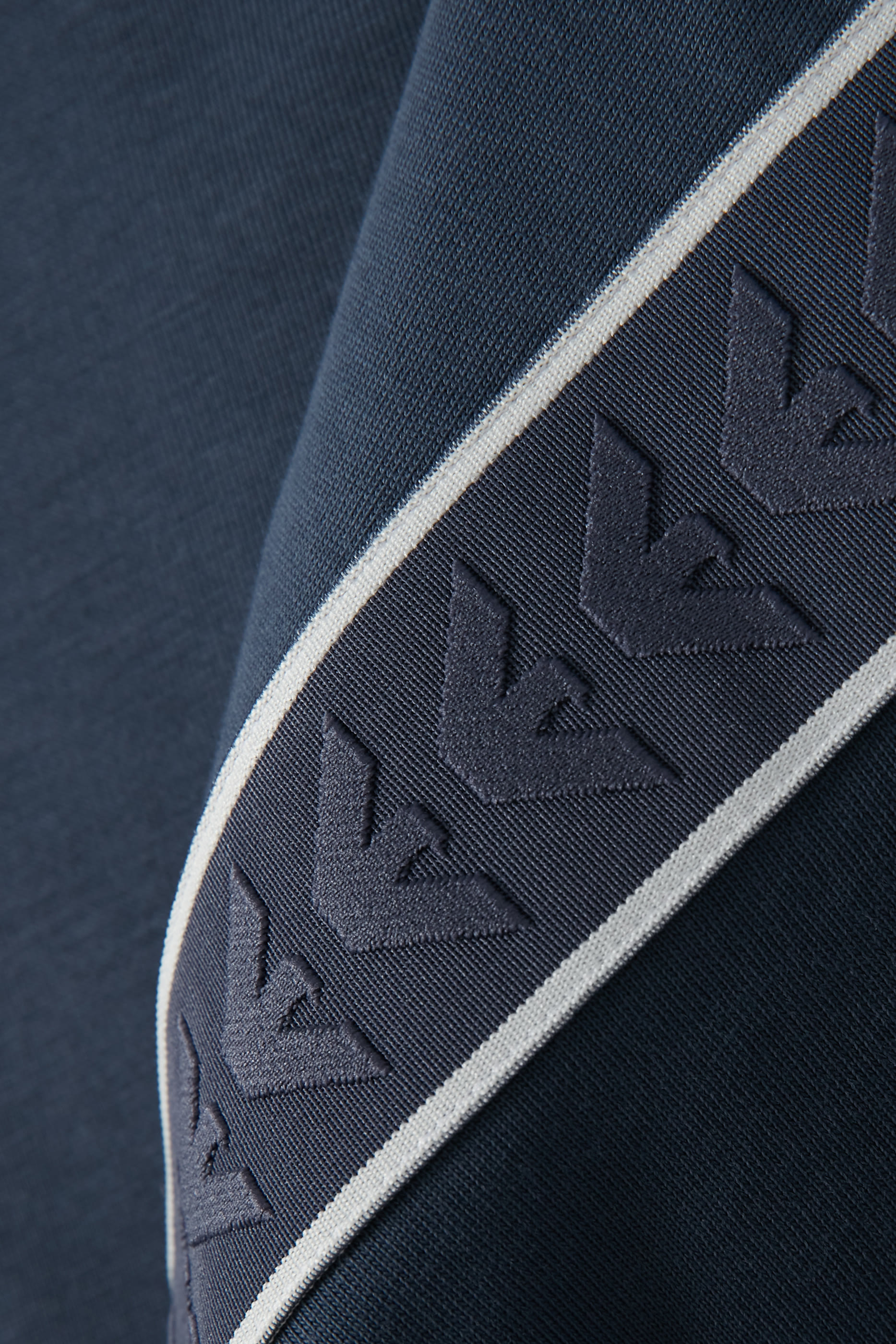 تيشيرت بشريط بشعار الماركة صغير للأطفال