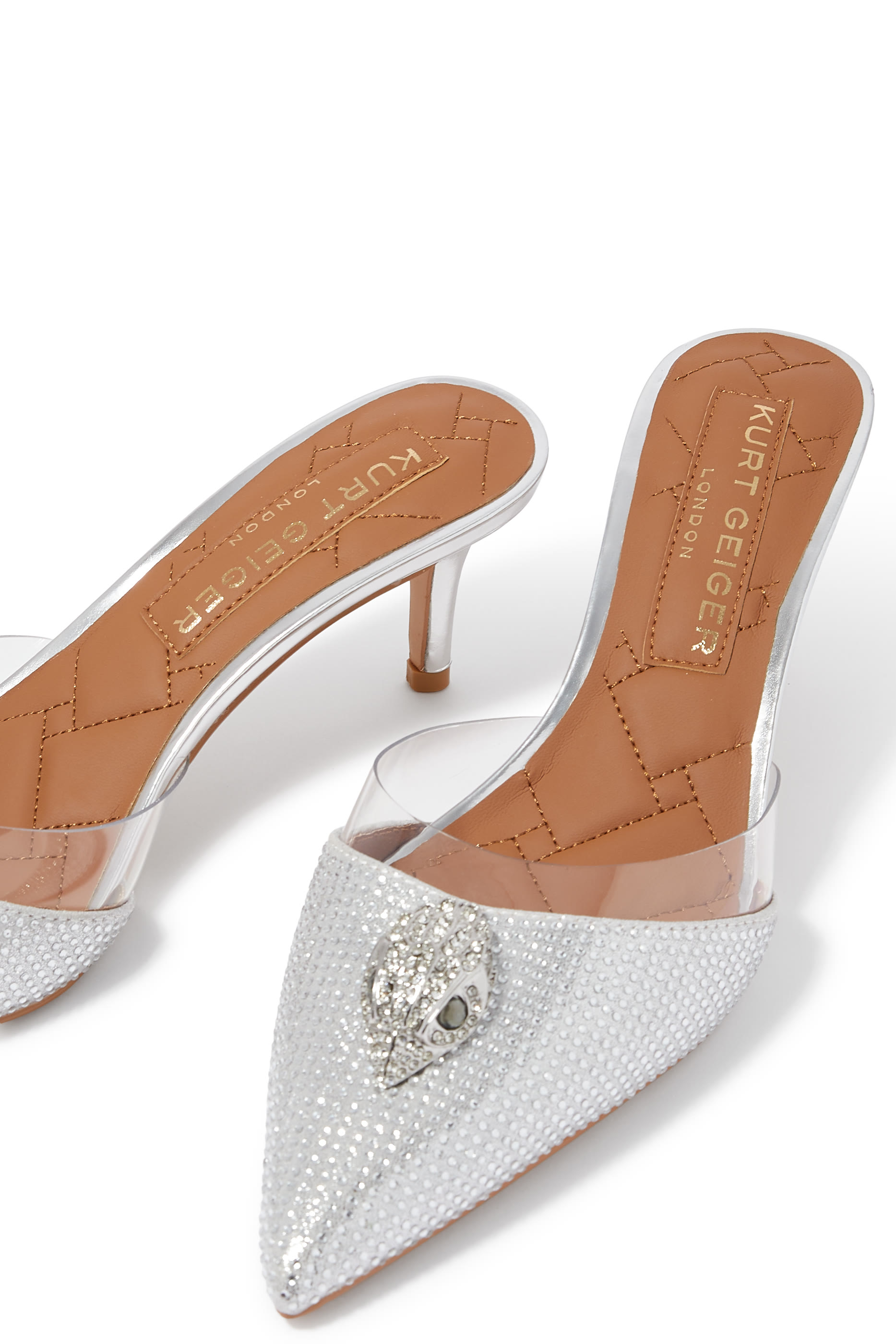 حذاء كلاسيك بلغرافيا 65 فينيل