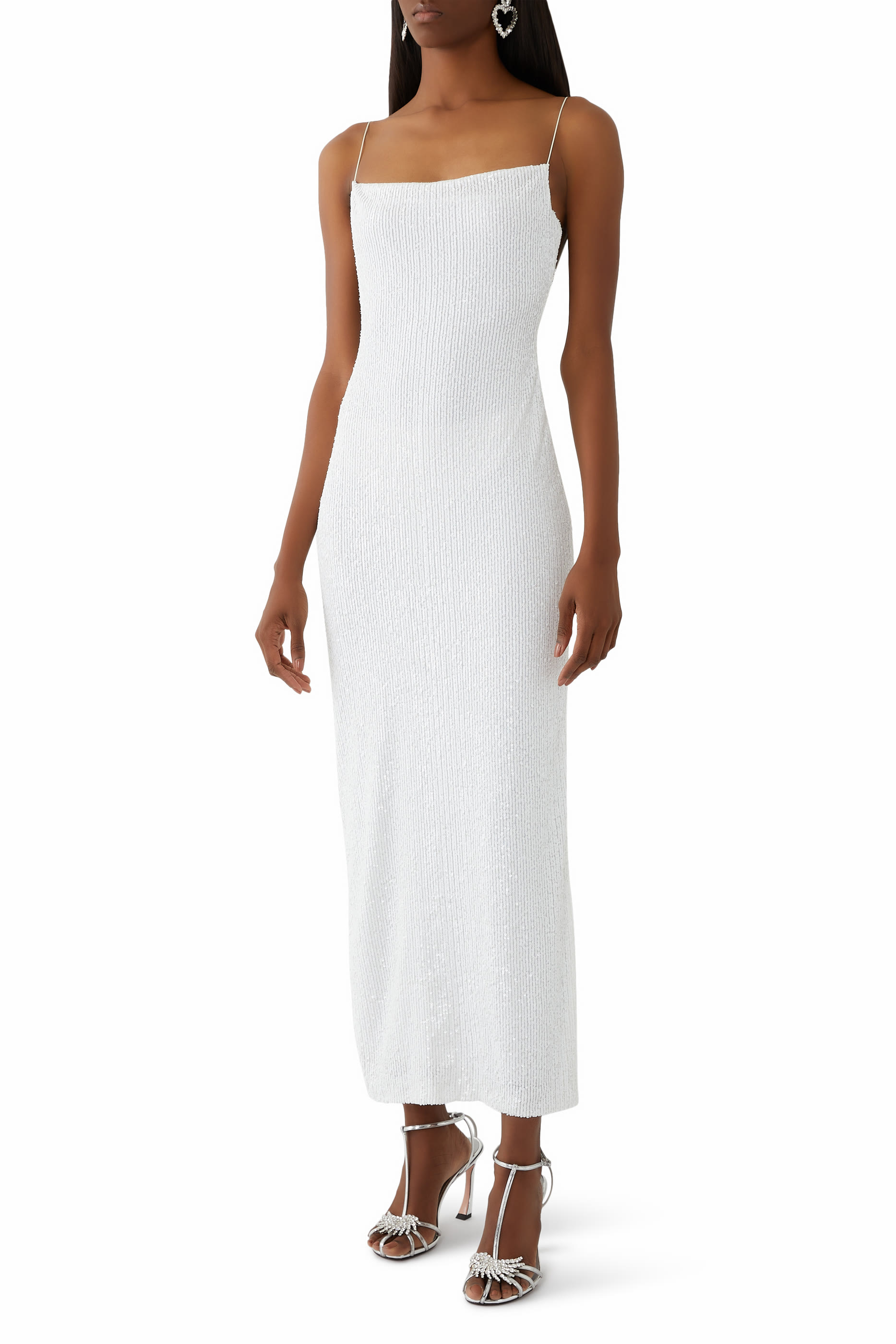 فستان عالية طويل مطرز بالترتر