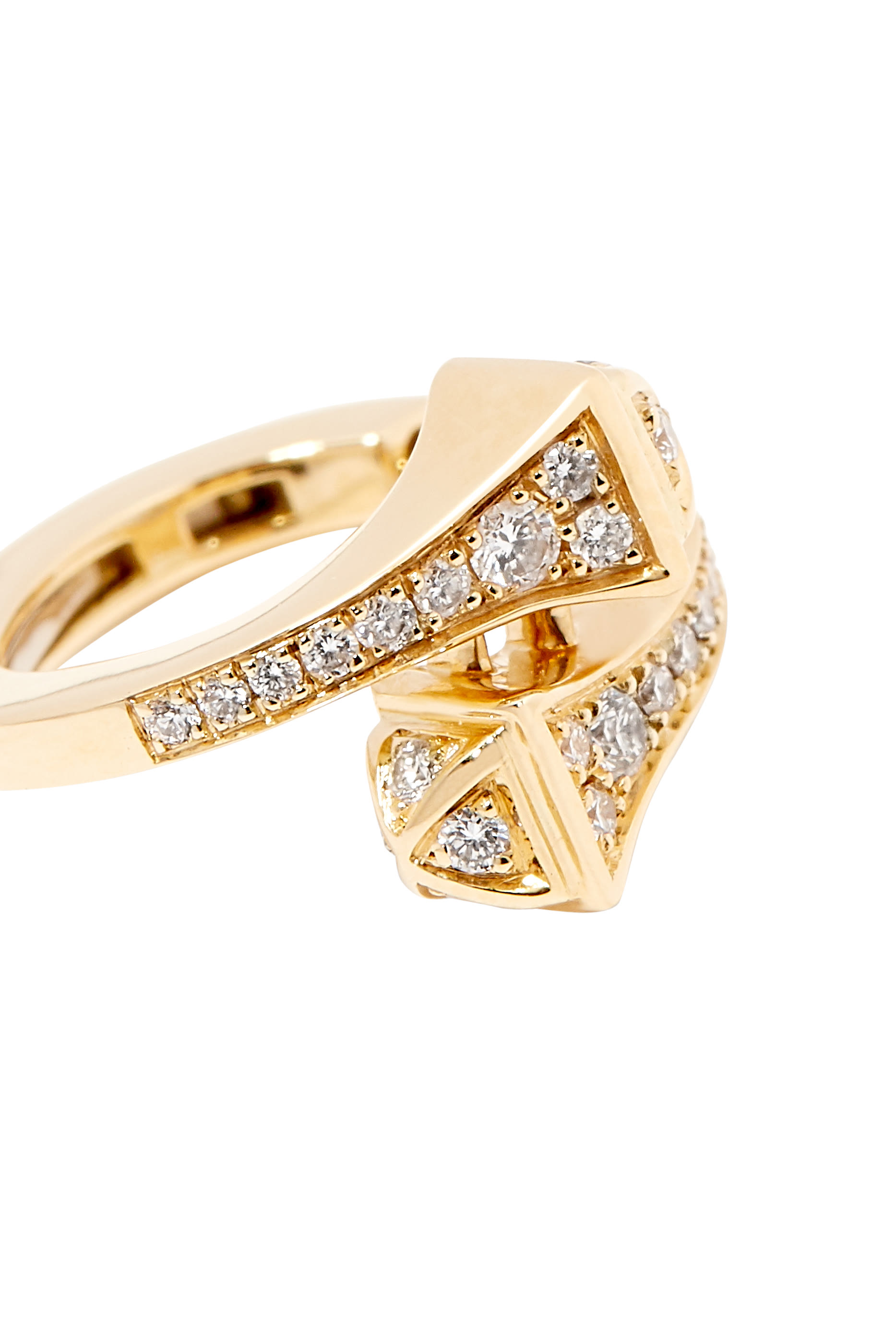 أقراط كليو هاجي مرصعة بماس ذهب أصفر عيار 18