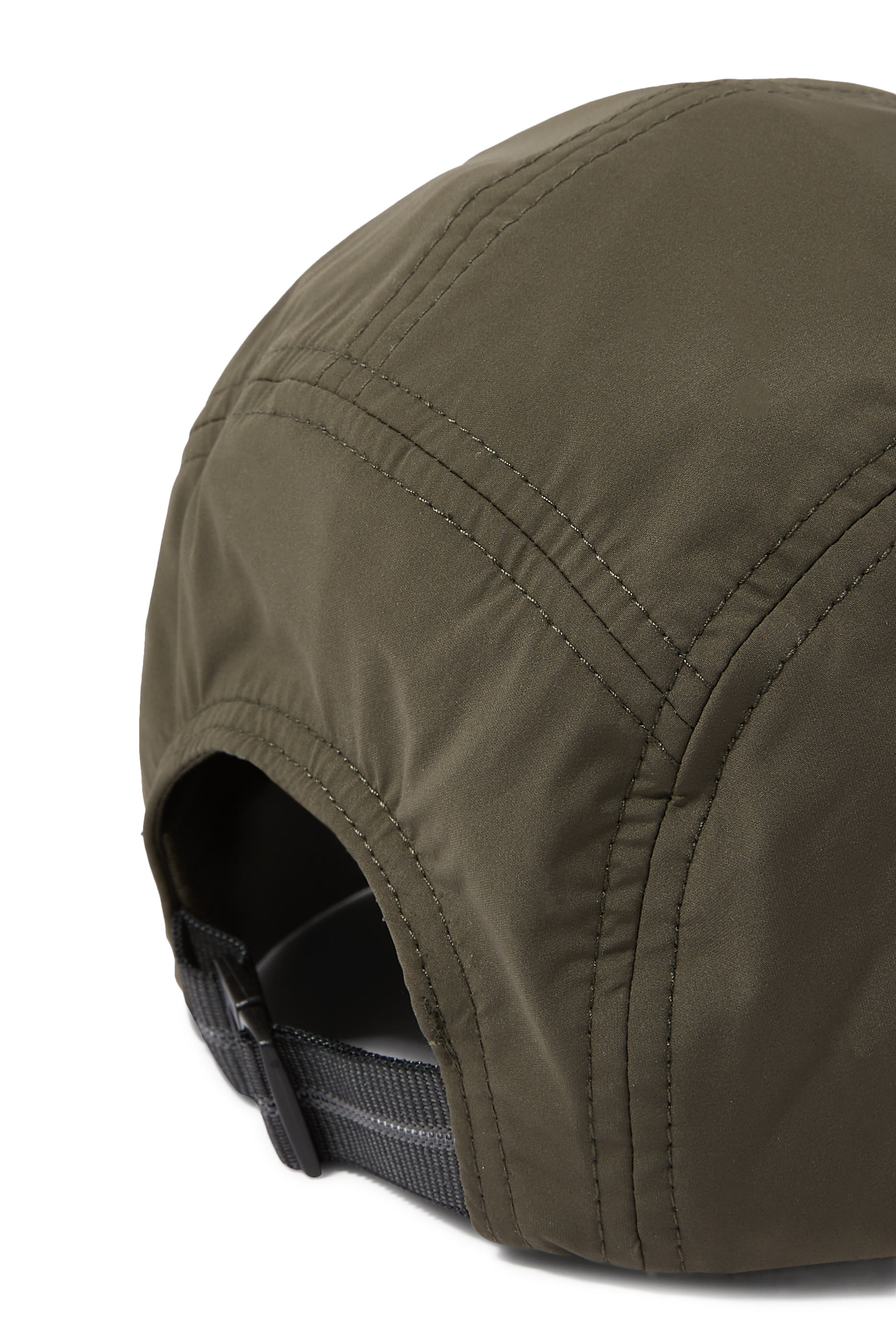 كاب بيسبول بشعار الماركة