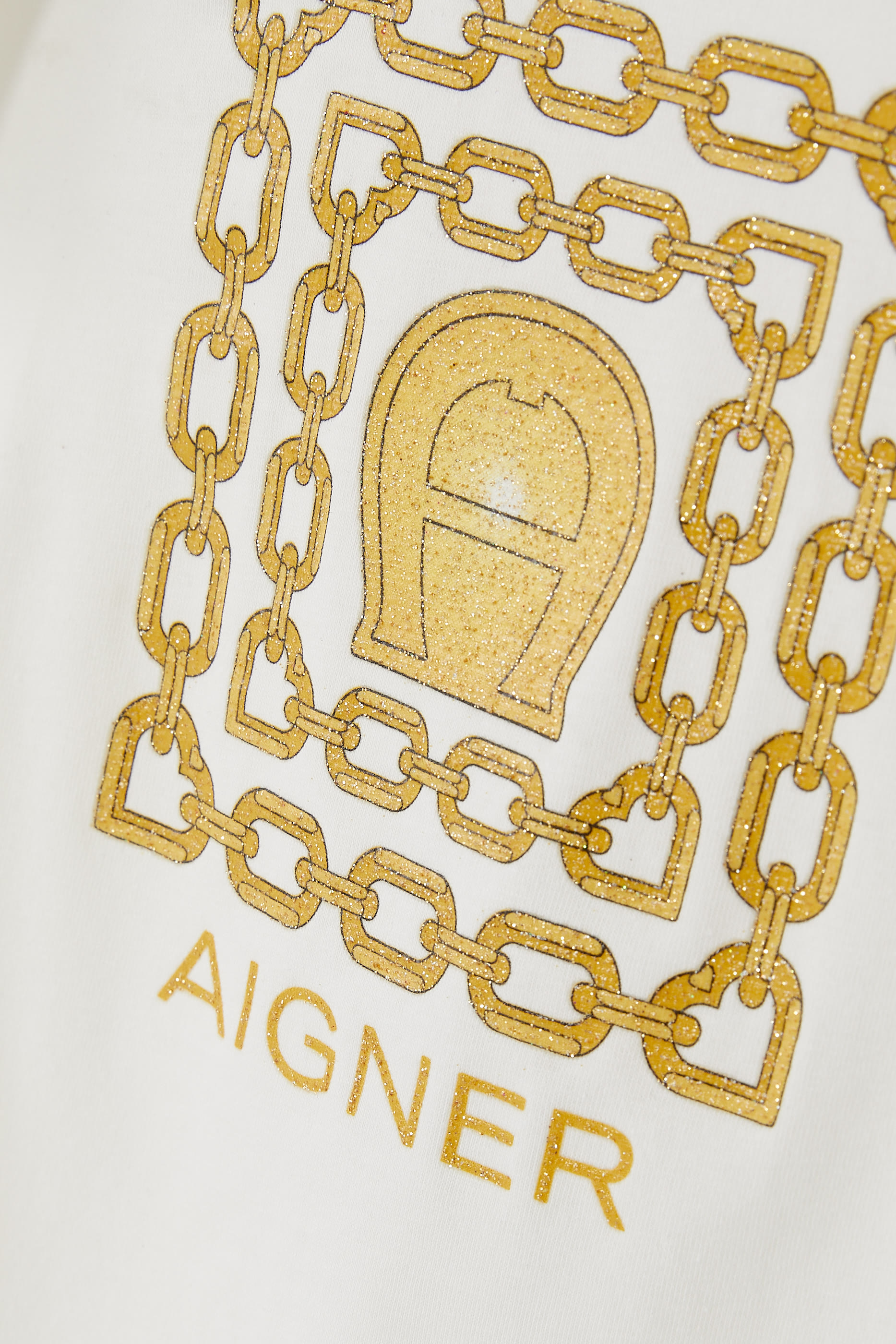 تيشيرت بطبعات شعار الماركة للأطفال