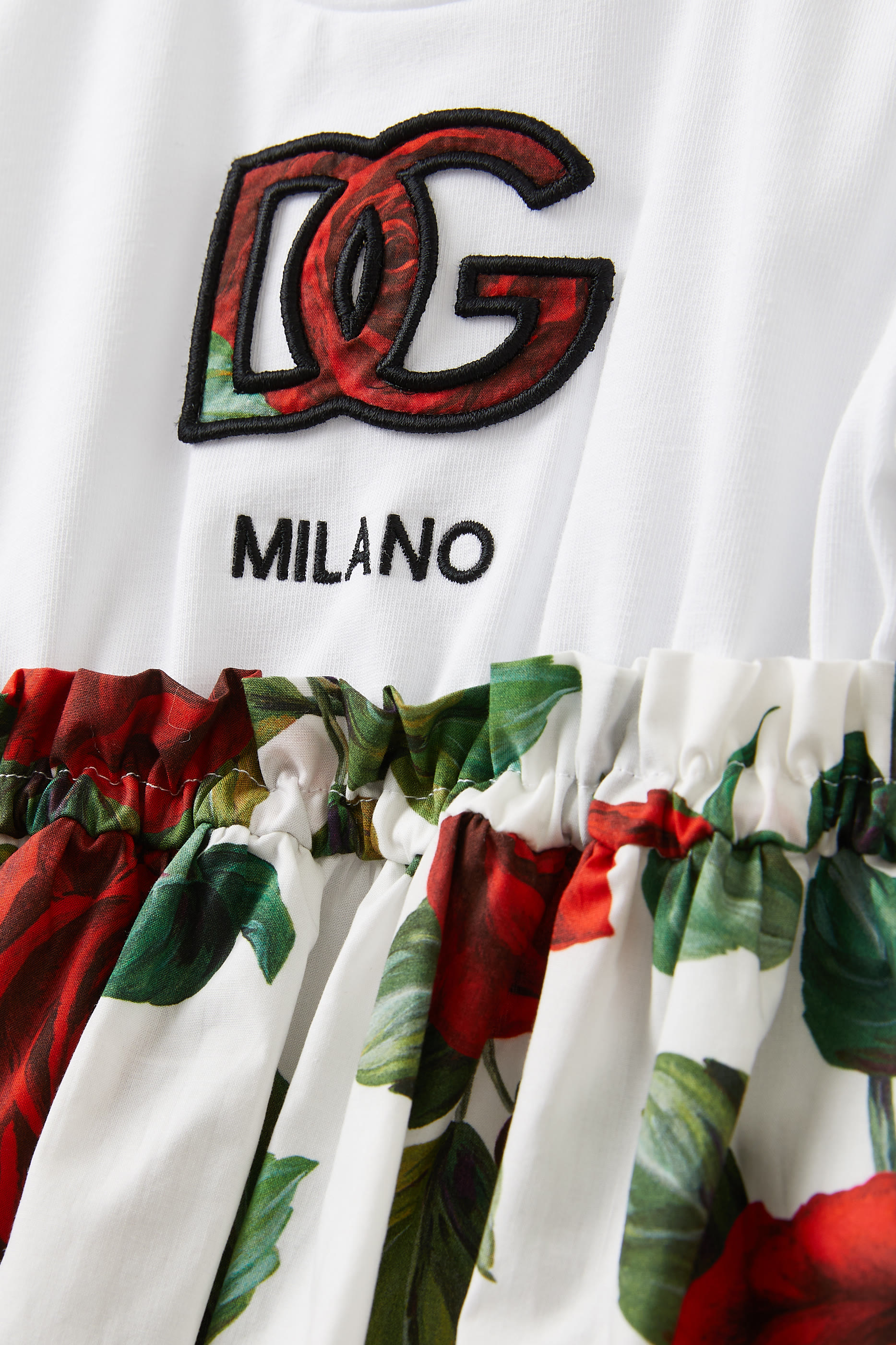 فستان للأطفال بطبعة شعار الماركة وورود