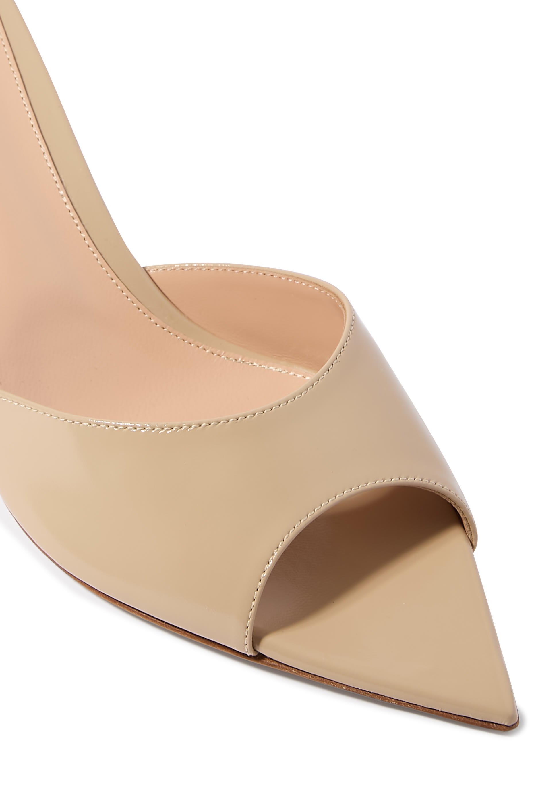 حذاء إيل 55 مفتوح من الخلف 