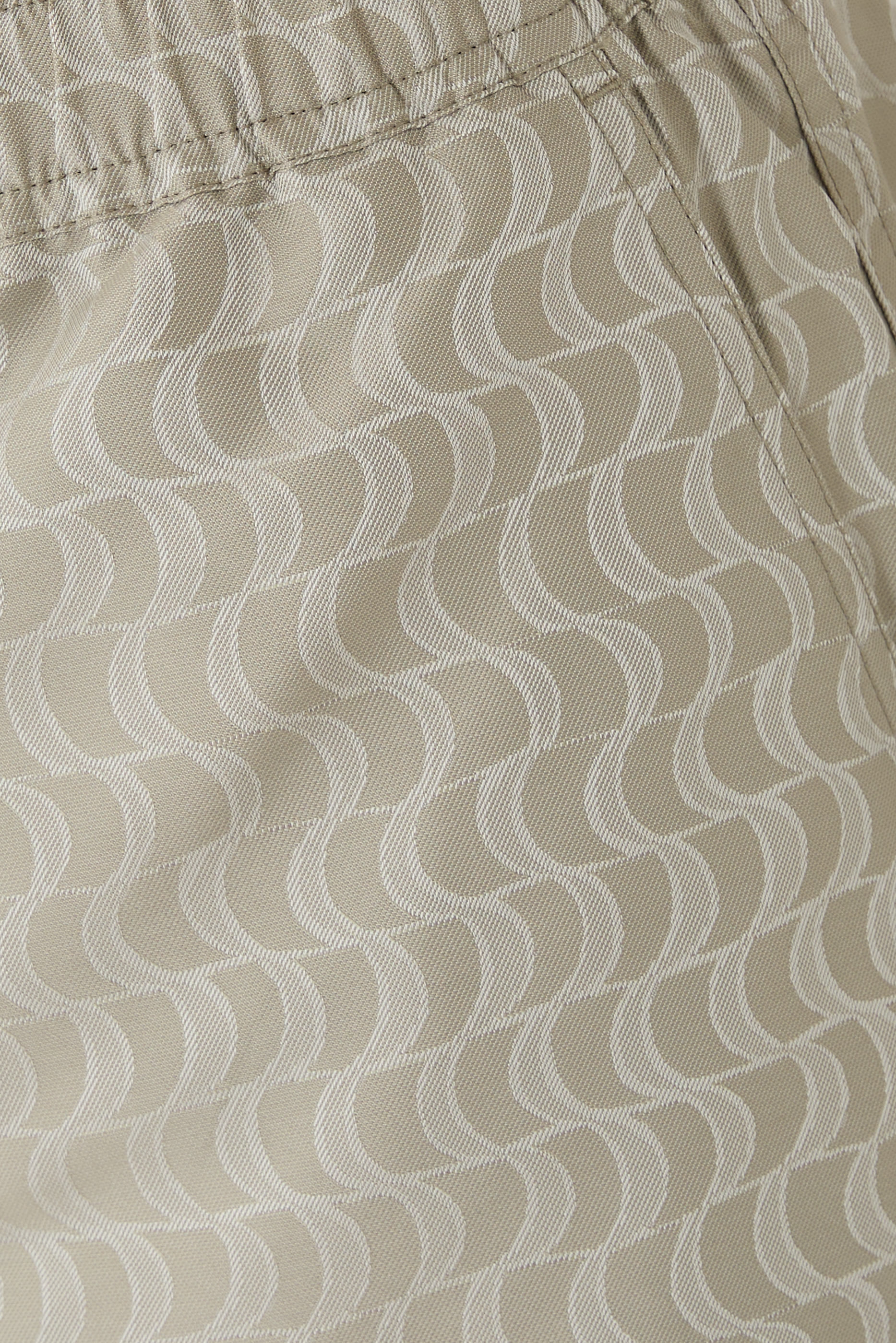 شورت رياضي موزاييك جاكار