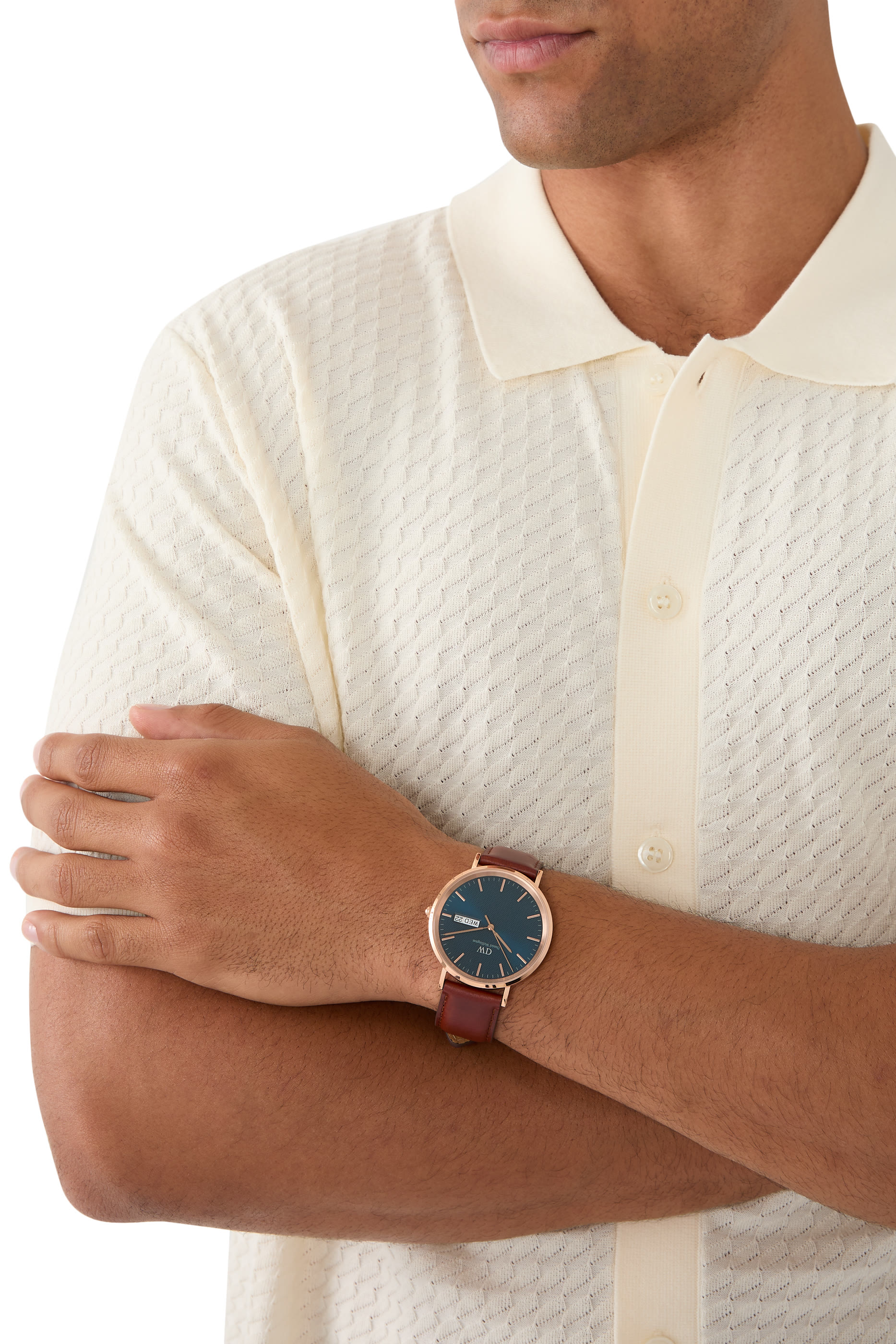 ساعة كلاسيك بخاصية عرض اليوم