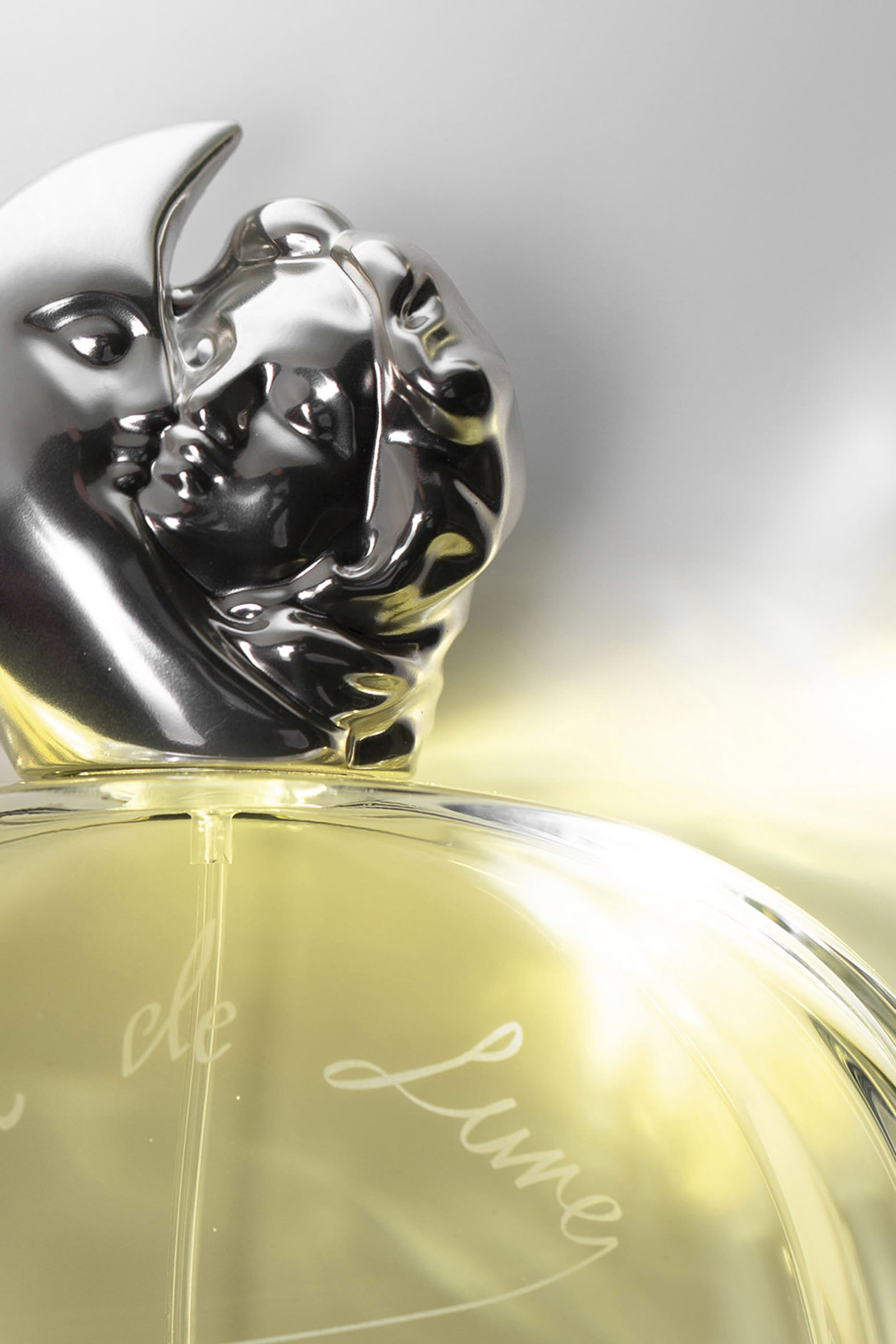 ماء عطر سوار دو لون