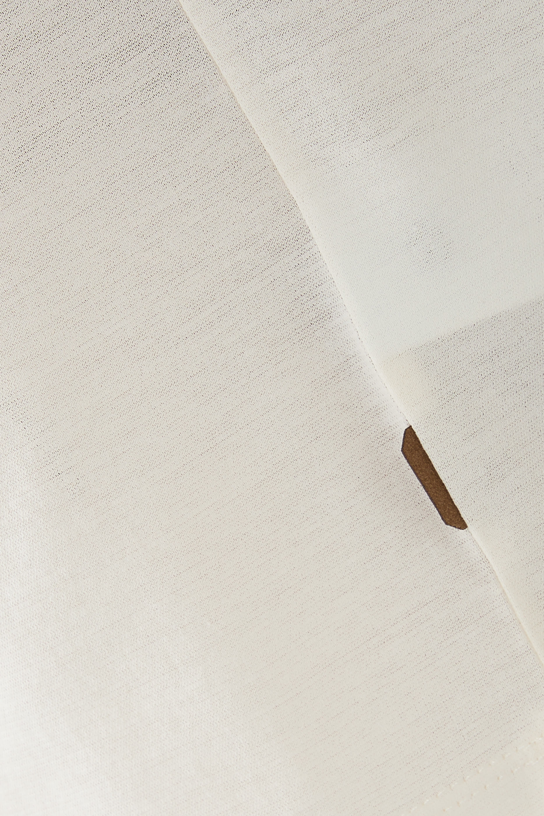 تيشيرت بأكمام قصيرة