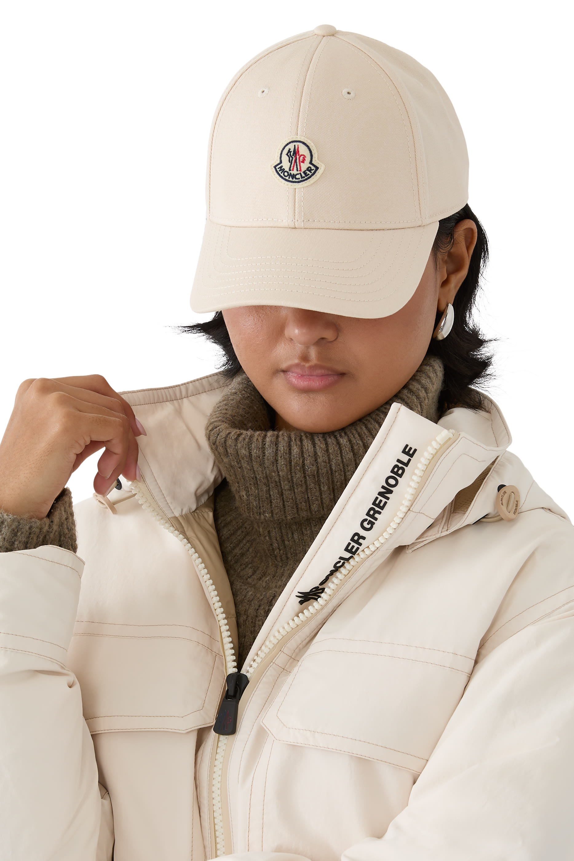 كاب بايسبول بشعار الماركة غابردين