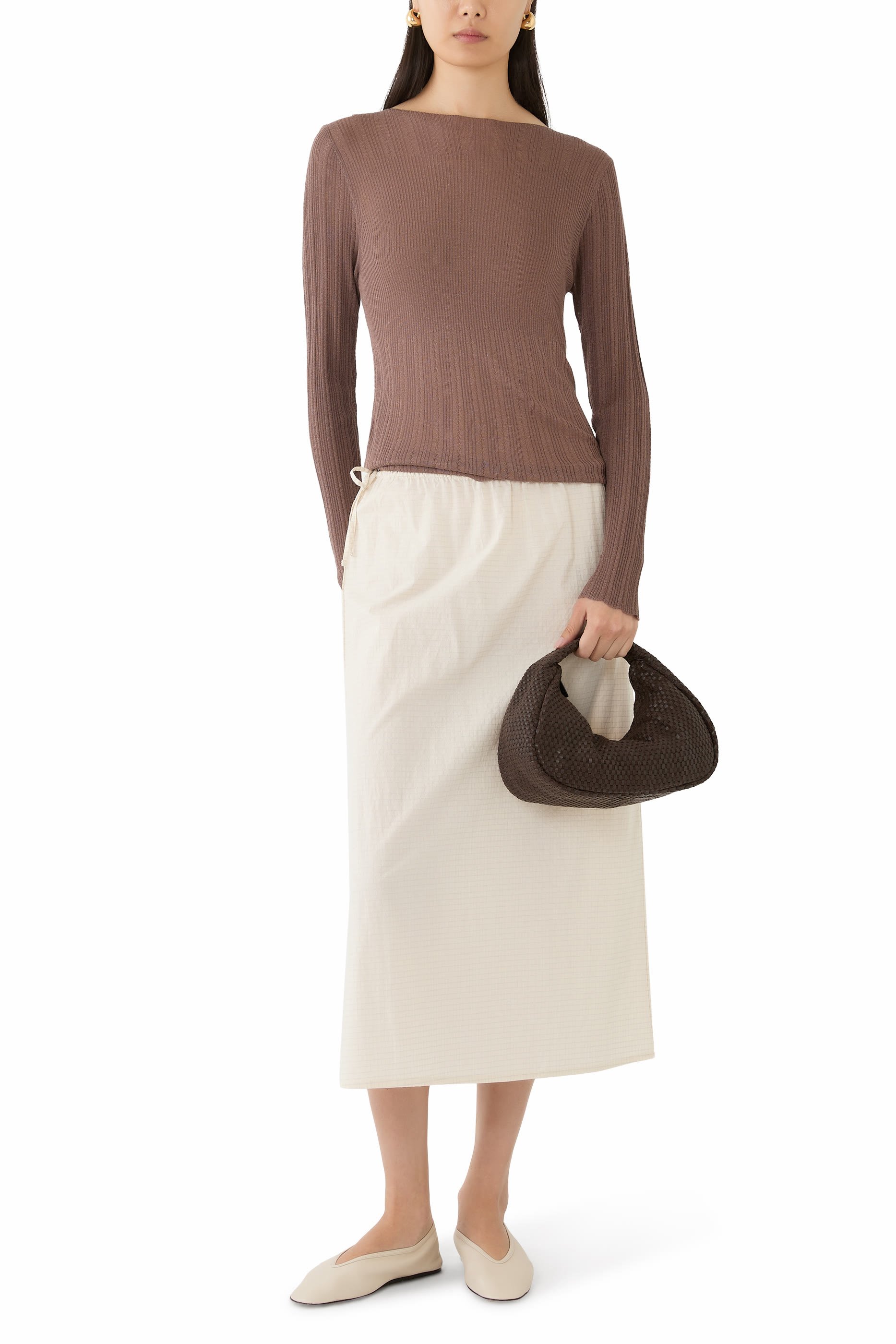 بلوزة بأكمام طويلة بتطريزات مفرغة