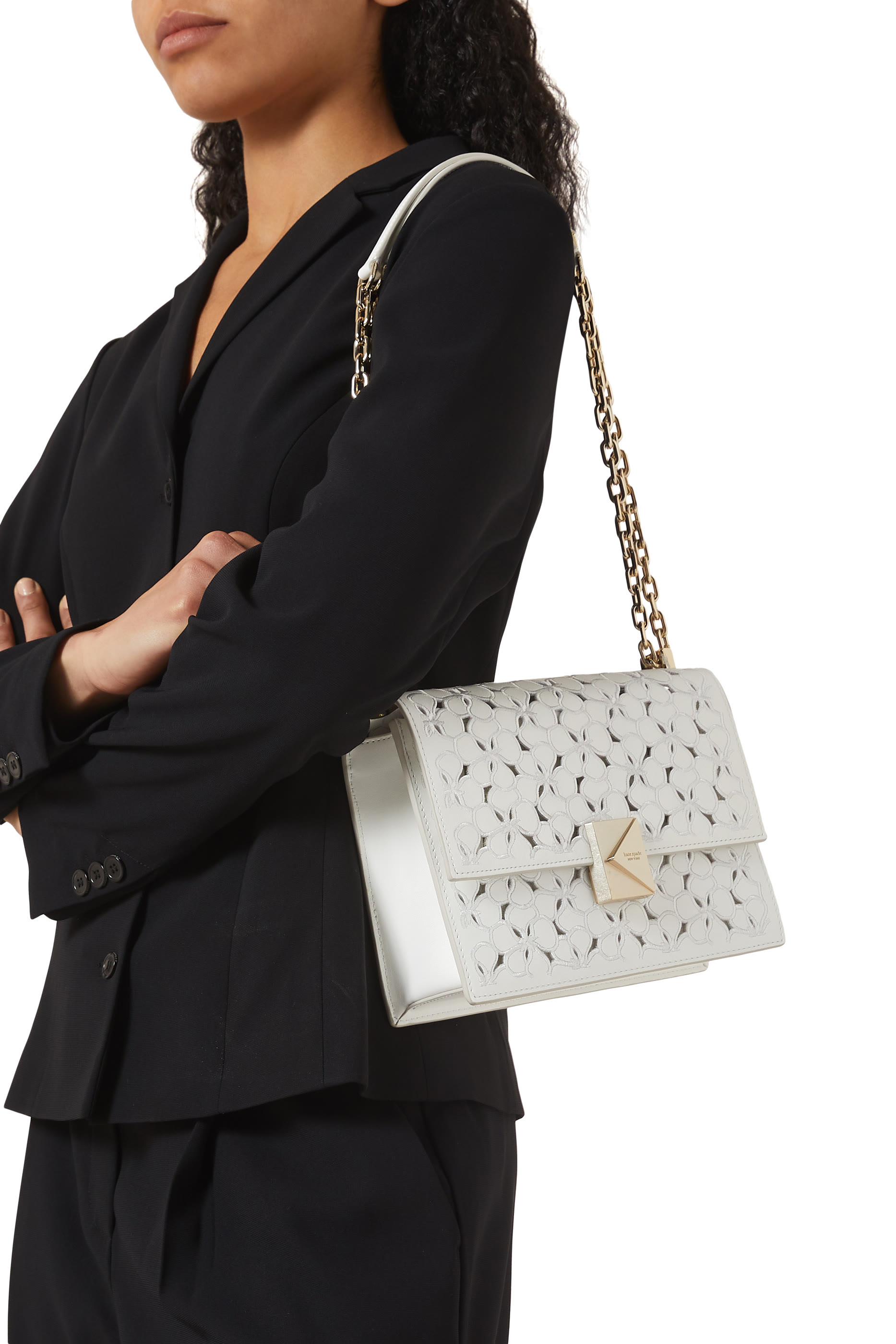 حقيبة كروس بودي ديكو قابلة للتعديل بتطريزت مفرغة جلد