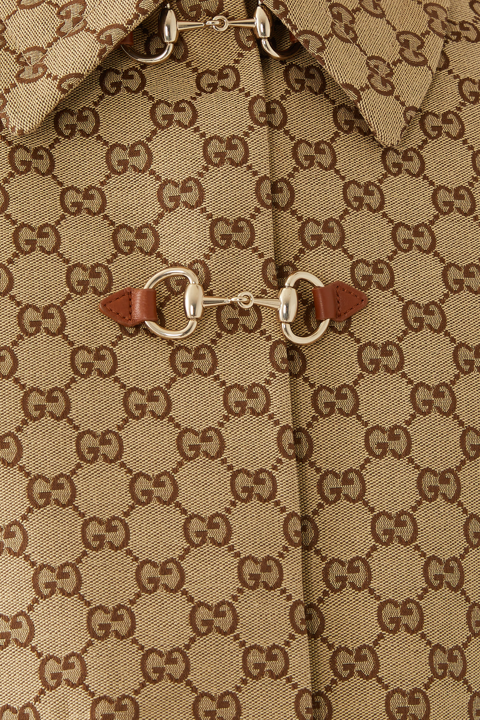 جاكيت بحلية لجام الحصان ونقشة حرفي شعار الماركة قماش قنب