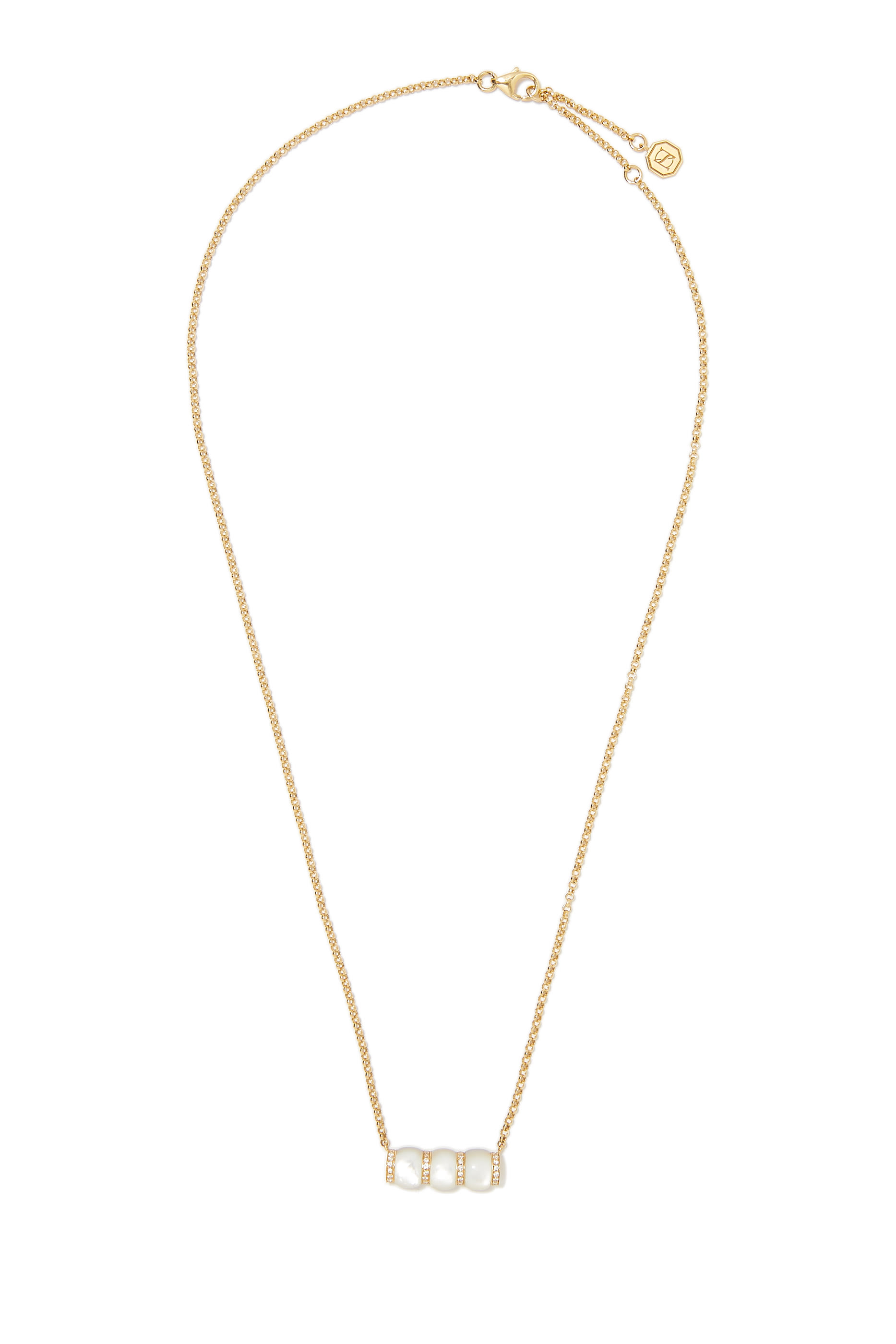 قلادة سيريث مزينة ببطانة صدفة اللؤلؤ