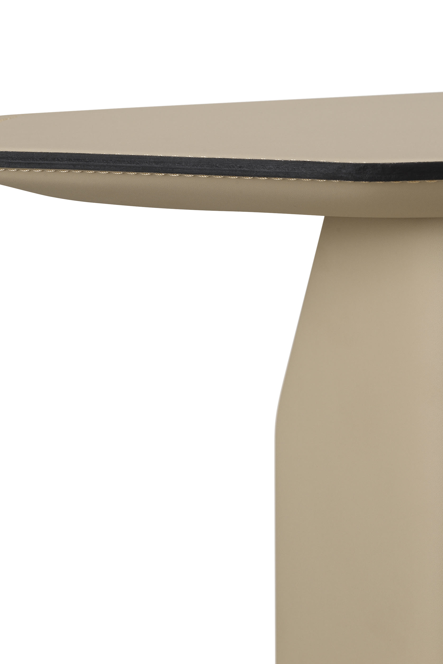 طاولة جانبية ماوريتسيو