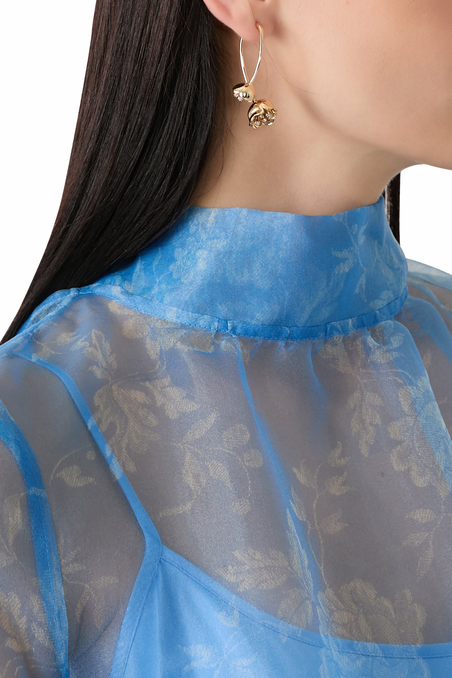 أقراط متدلية بتصميم زهور