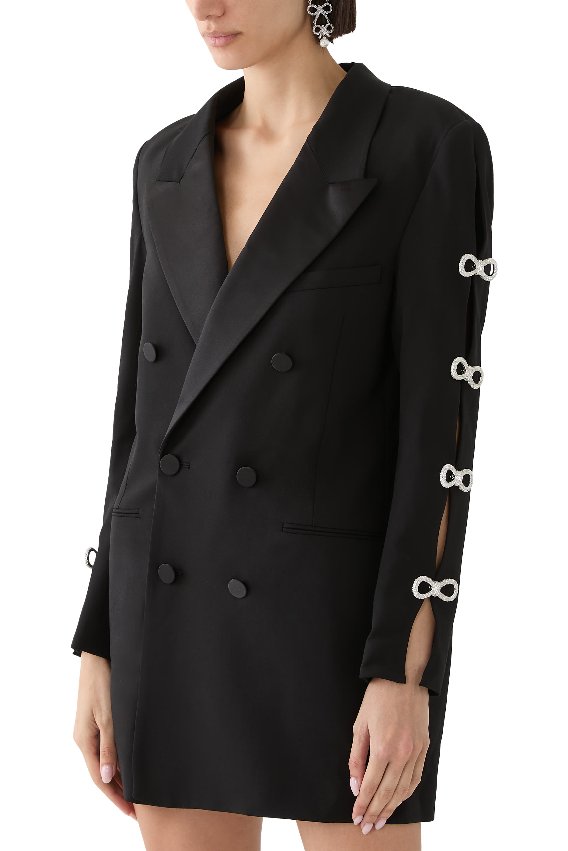 فستان بتصميم بليزر مزين بفيونكة صوف