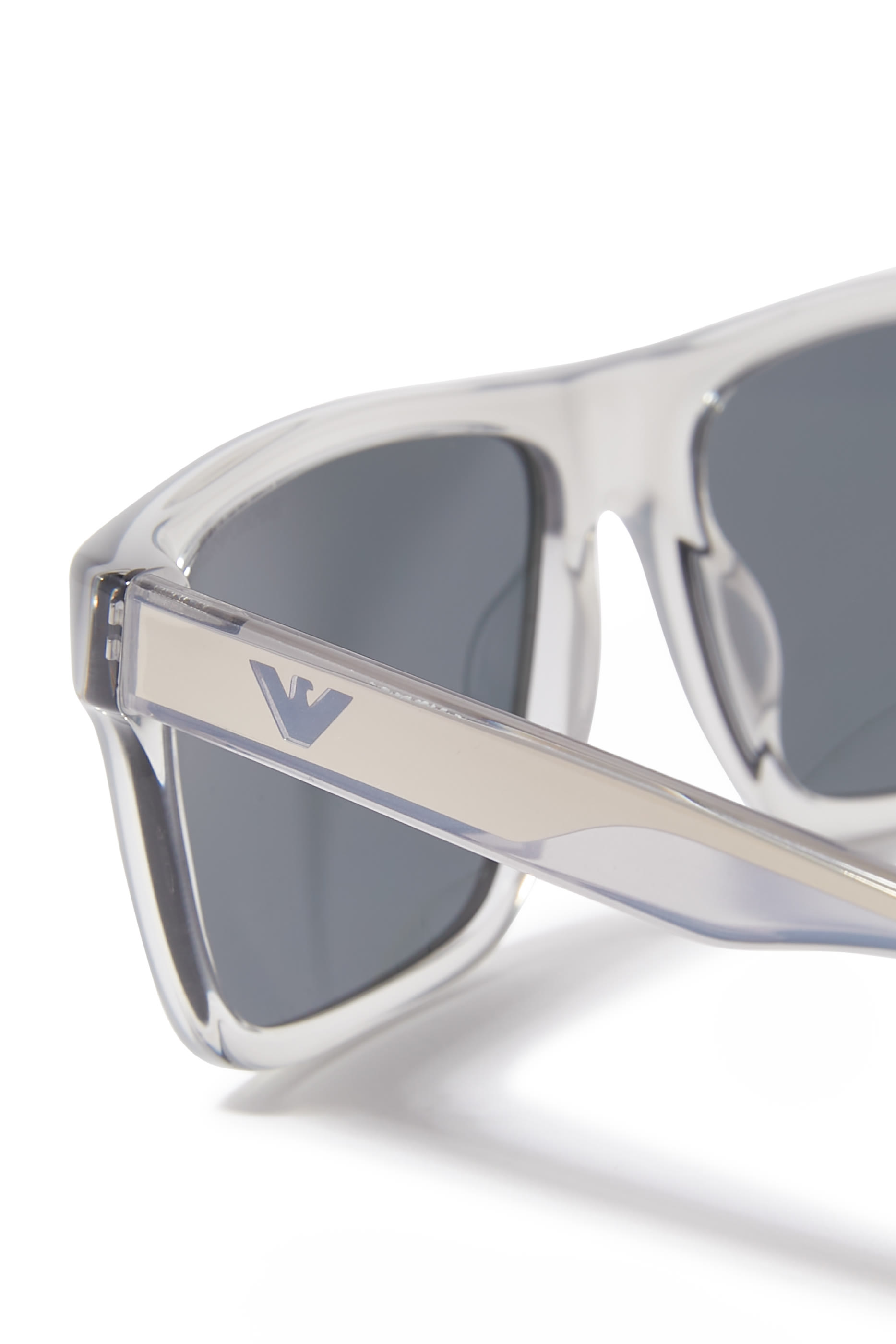 نظارة شمسية بإطار بتصميم حرف D