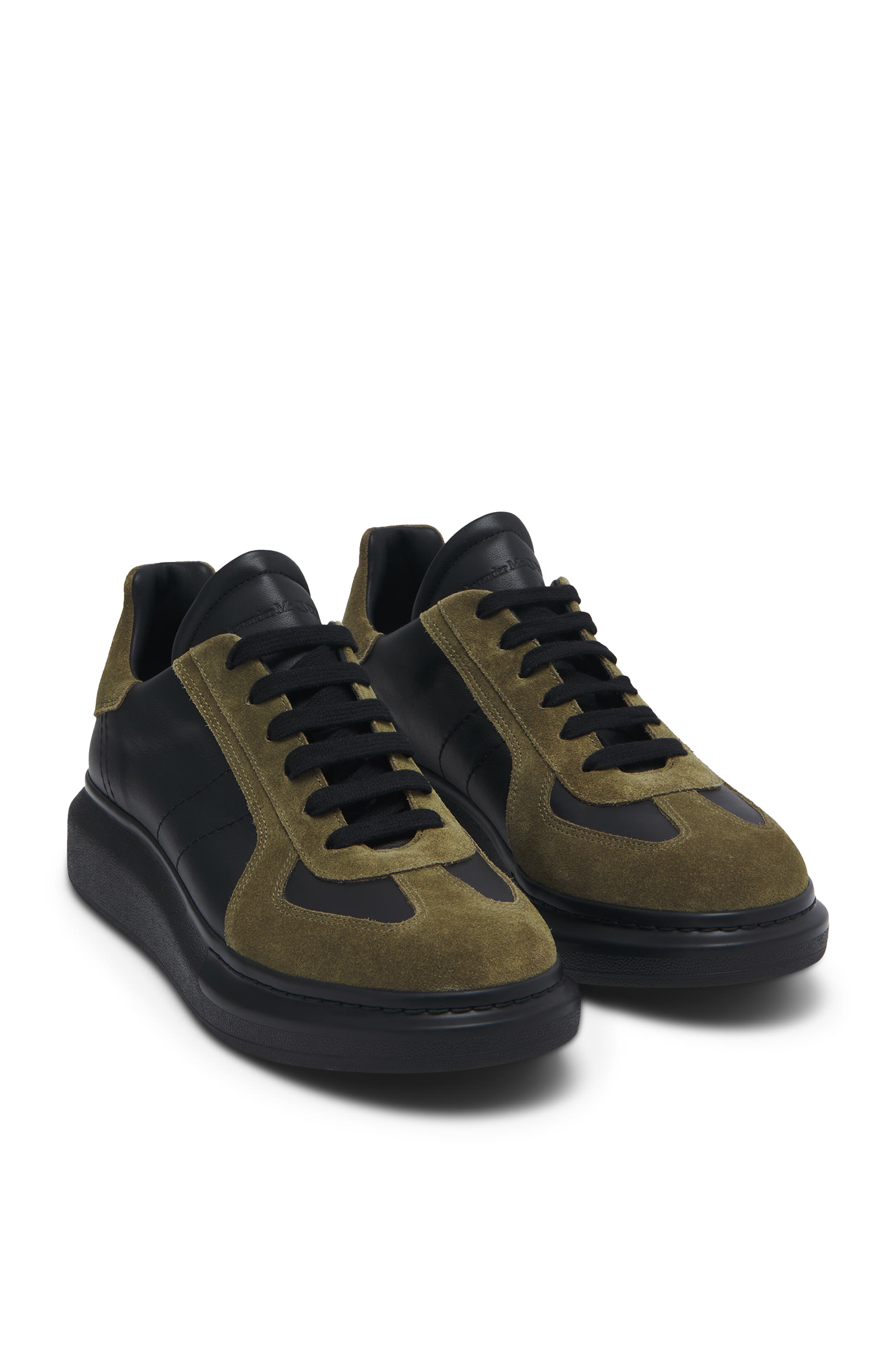 سنيكرز  ريترو  بنعل سميك