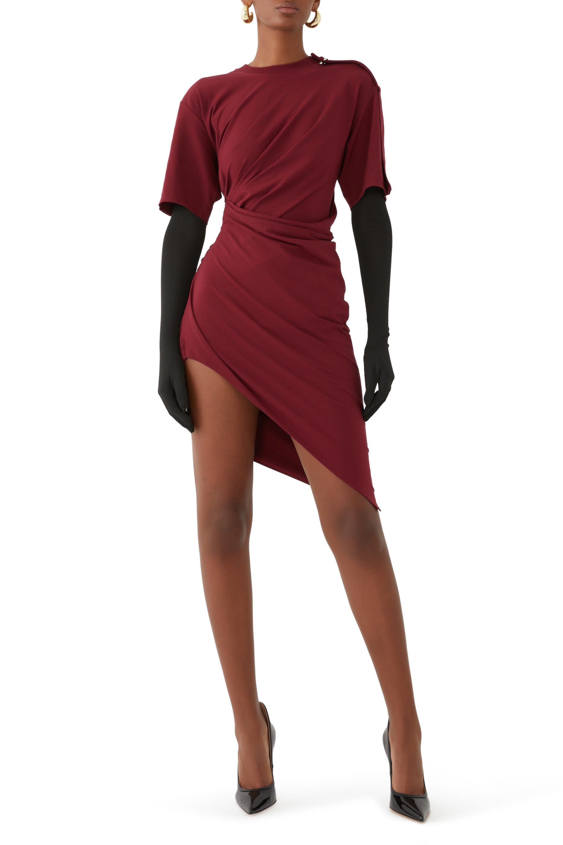 فستان بأكمام قصيرة