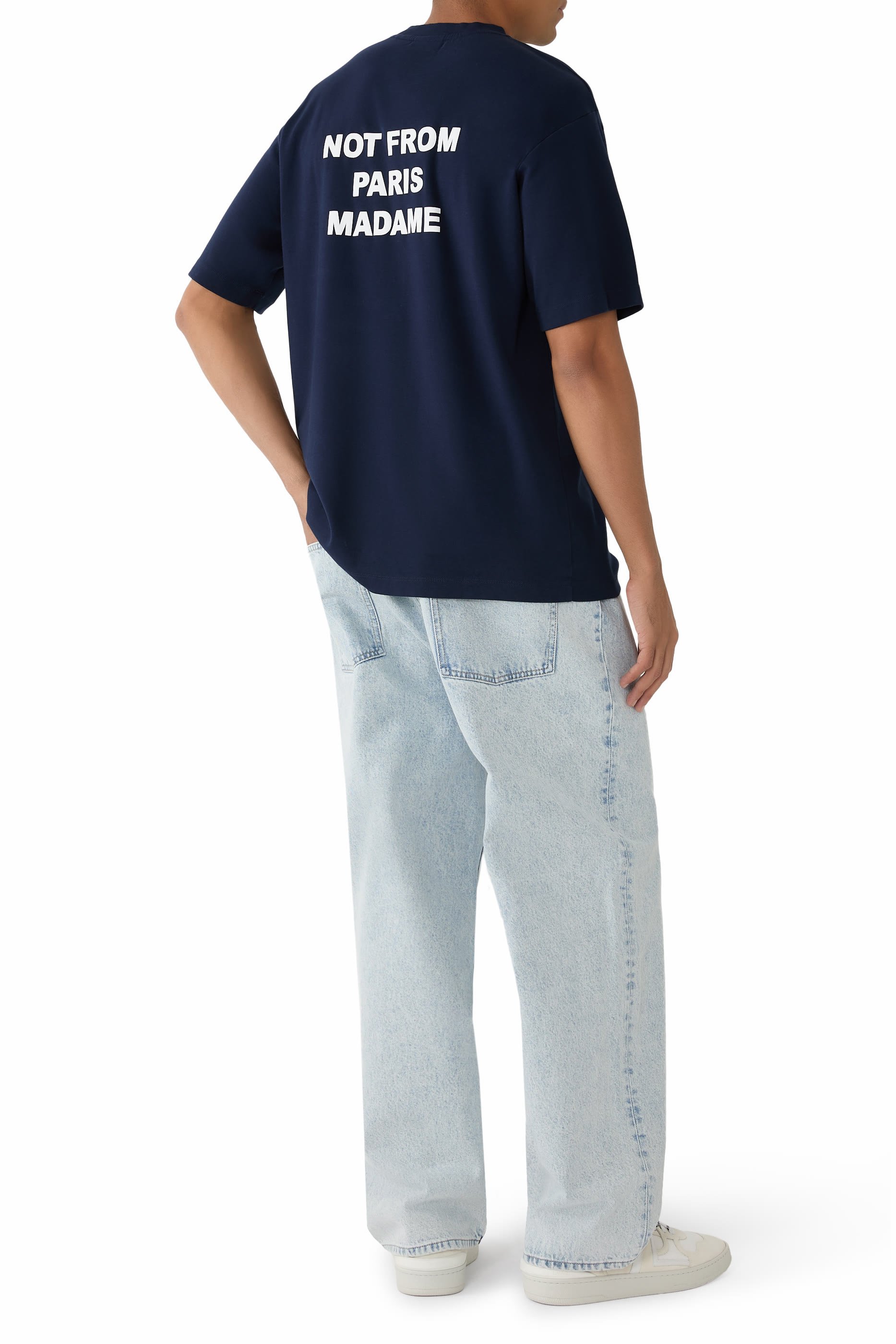 تيشيرت بنقشة شعار