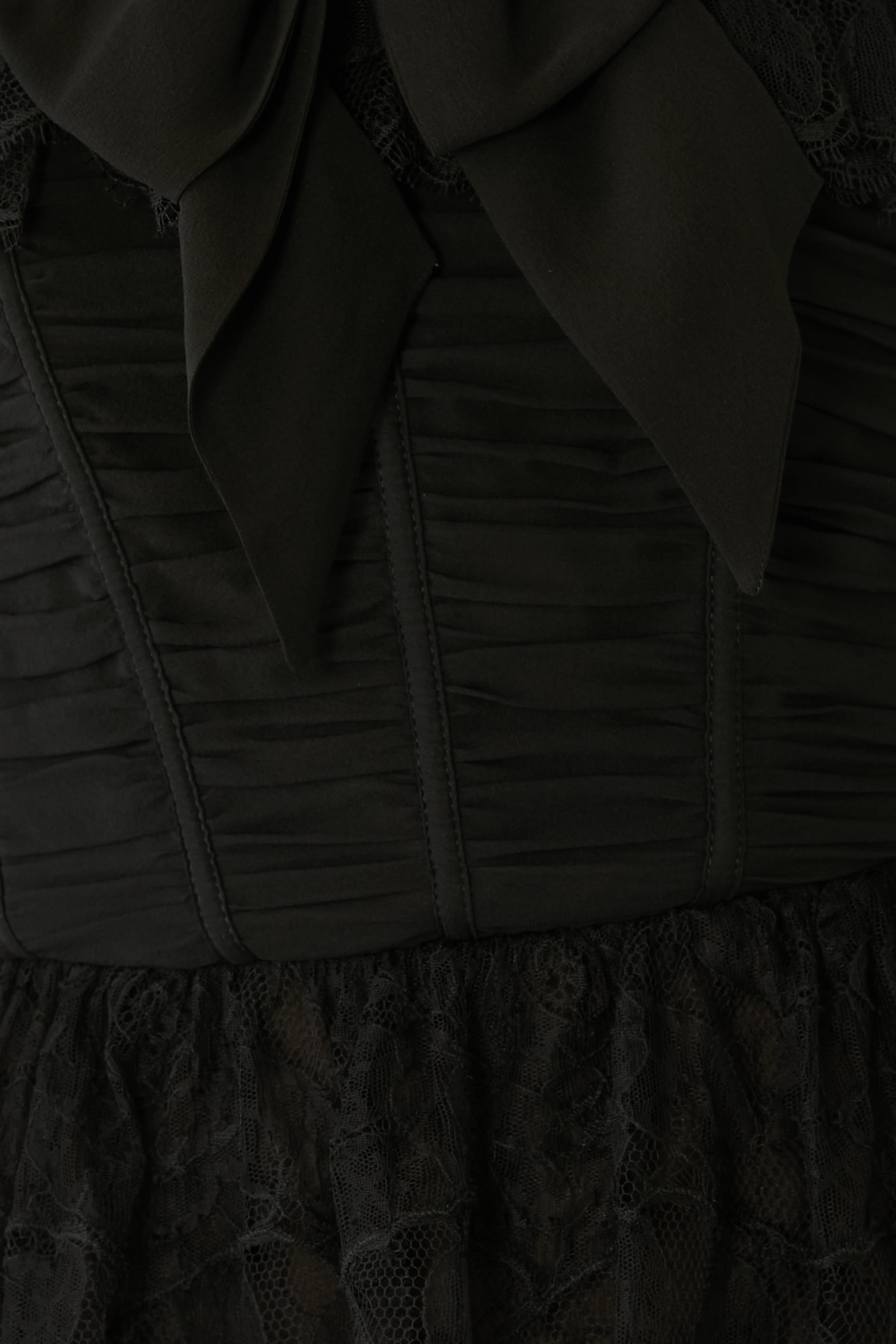 فستان بصدرية دانتيل