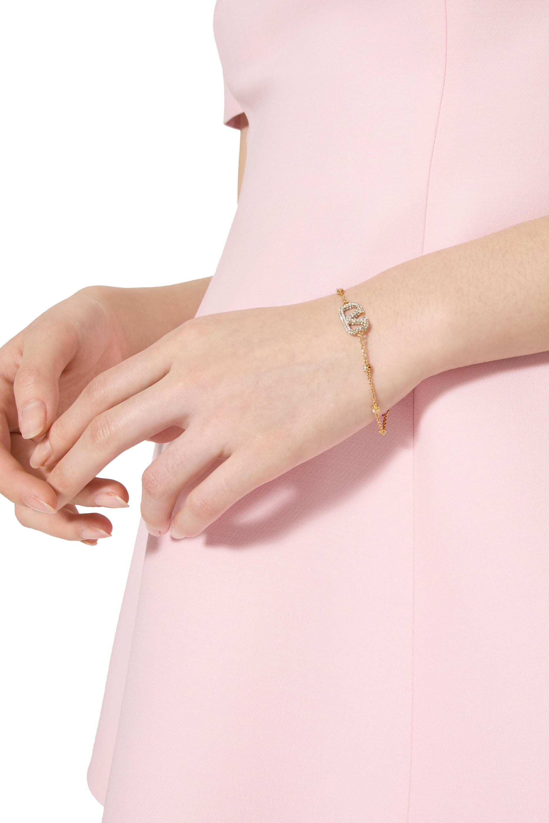 سوار فالنتينو غارافاني بشعار الماركة مرصع كريستال سواروفسكي&reg;وخرز، ذهب عيار 18