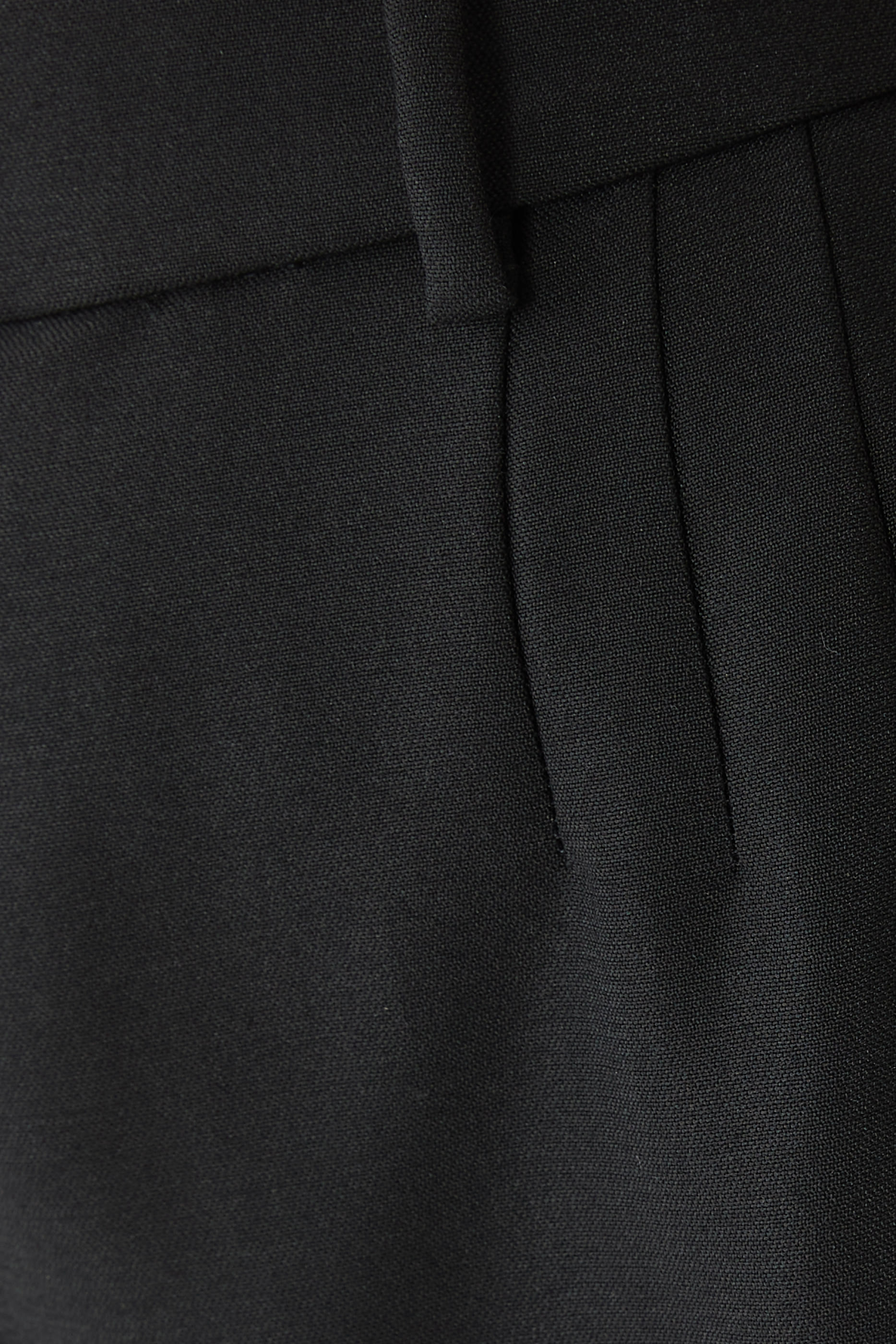 بنطال بقصة منفوخة