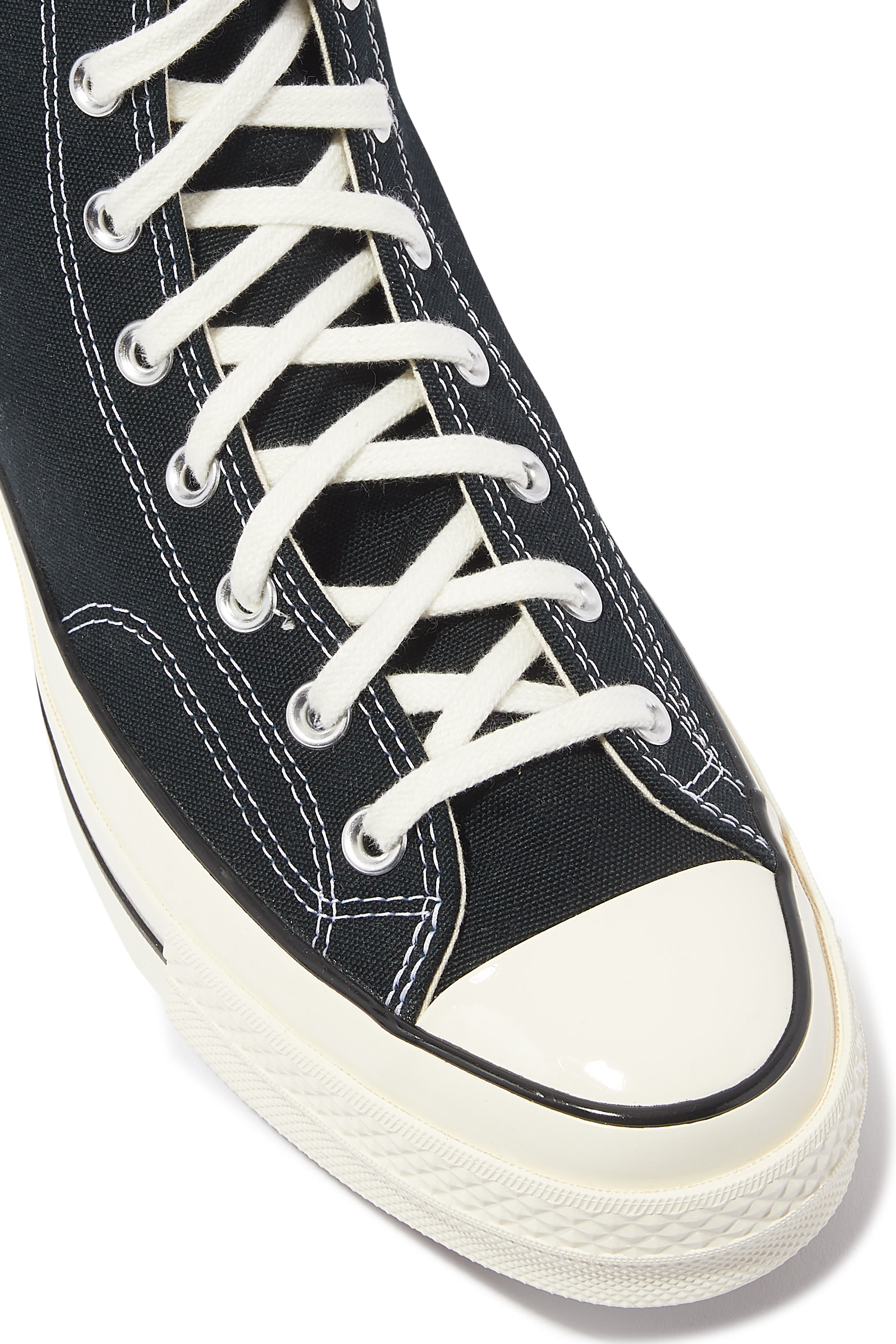 سنيكرز تشاك تايلور بتصميم من السبعينات بكاحل مرتفع